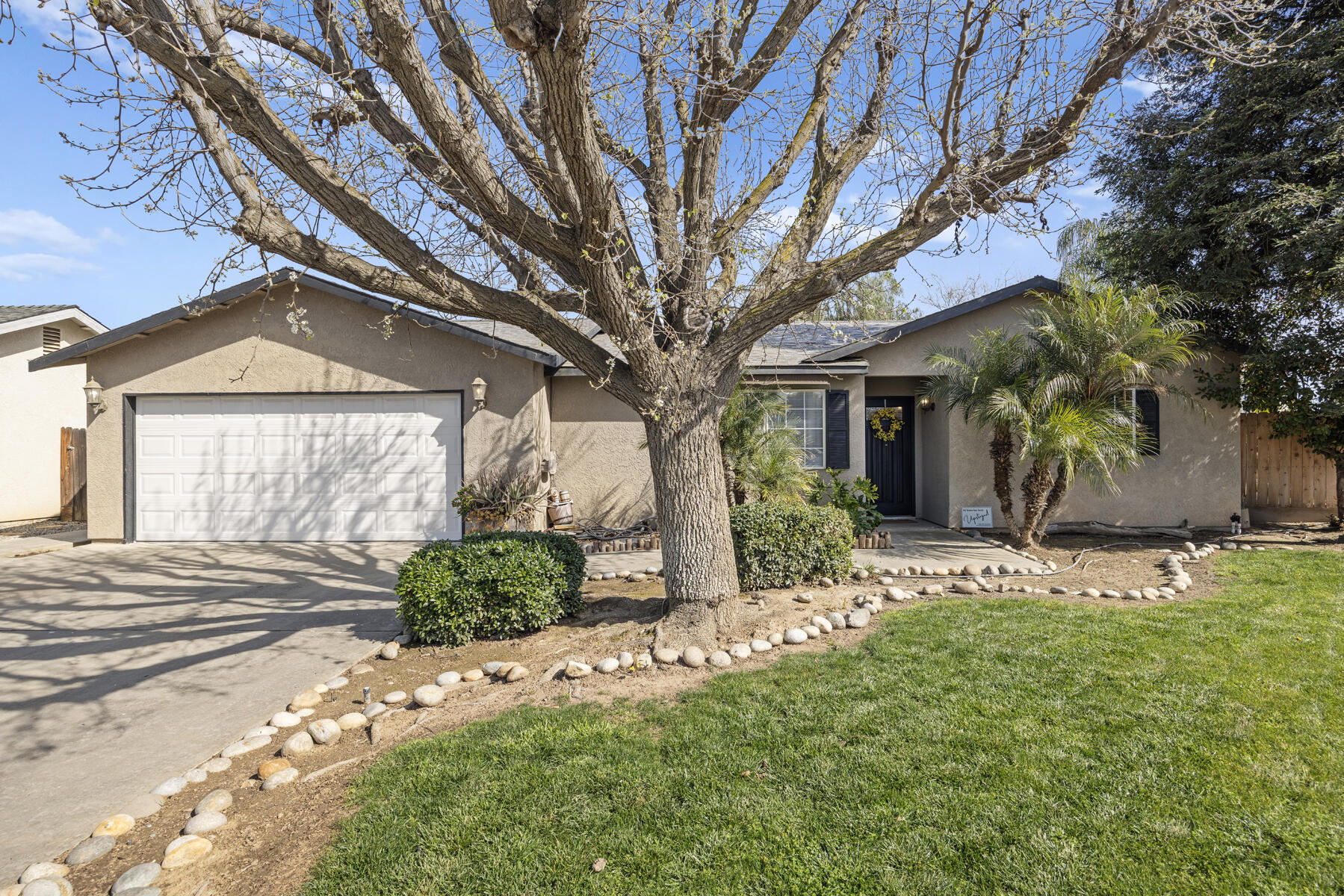 618 Birdsong Ct, Exeter, CA 93221