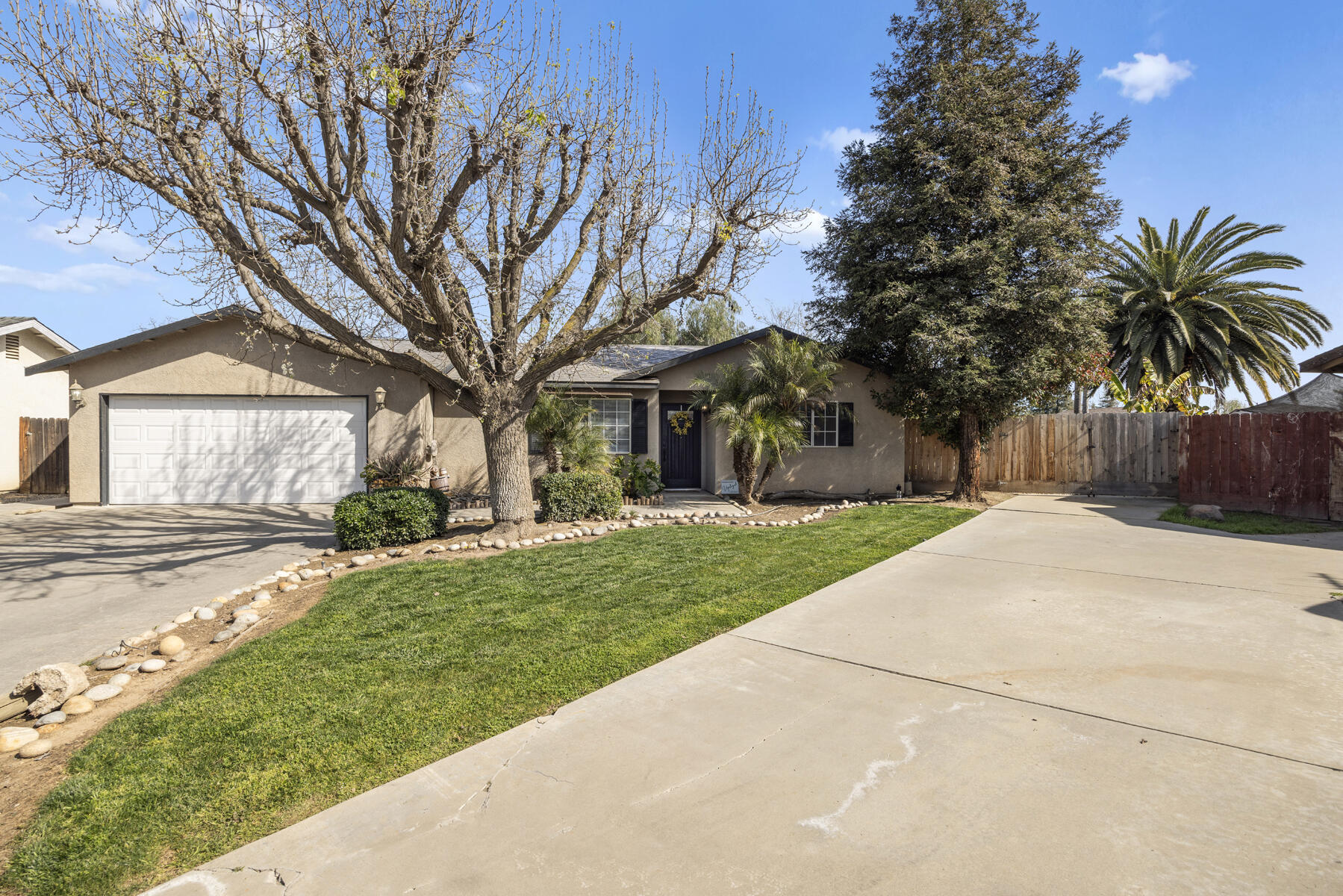 618 Birdsong Ct, Exeter, CA 93221