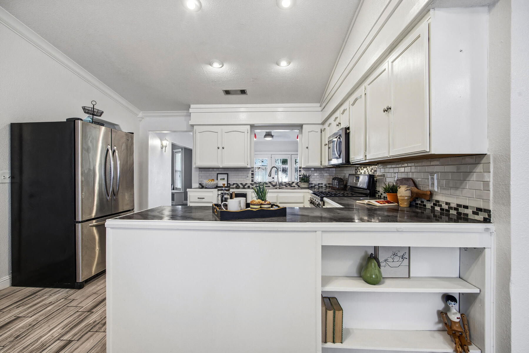 618 Birdsong Ct, Exeter, CA 93221