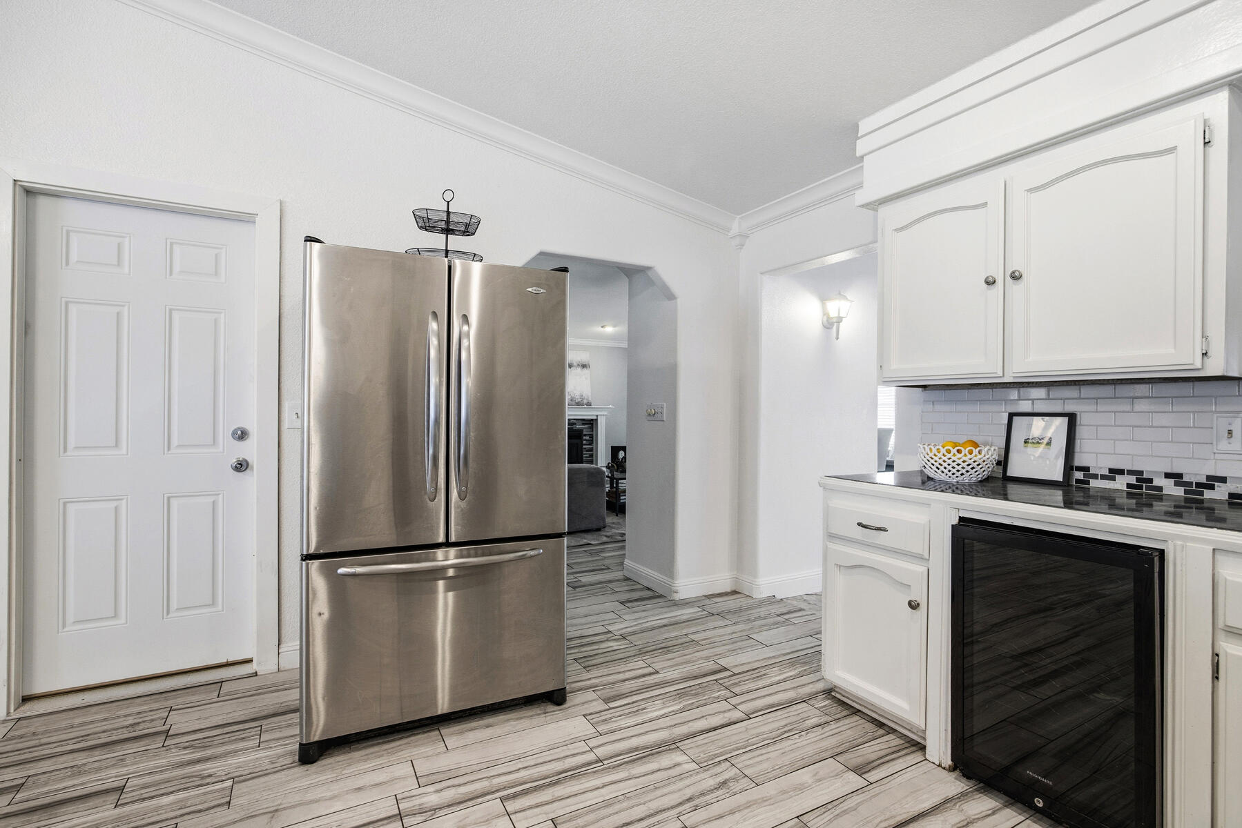 618 Birdsong Ct, Exeter, CA 93221