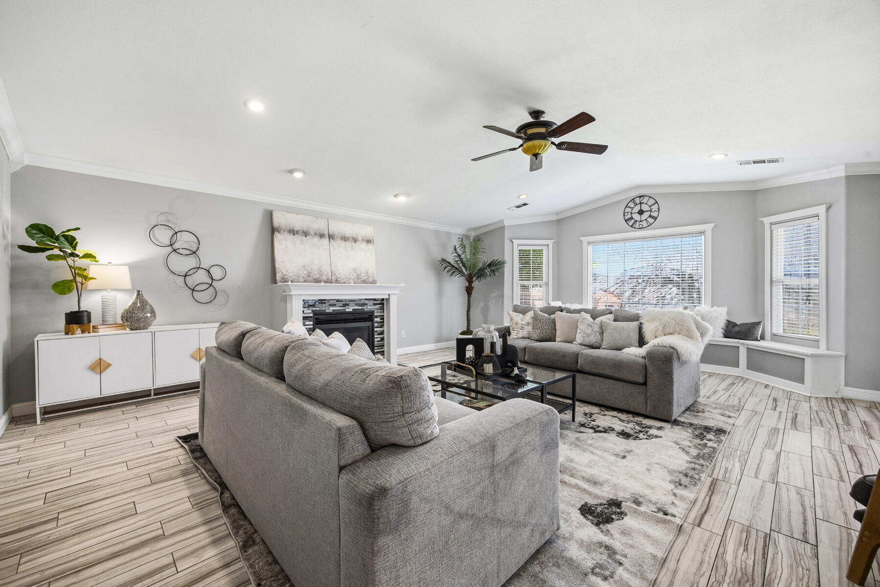 618 Birdsong Ct, Exeter, CA 93221