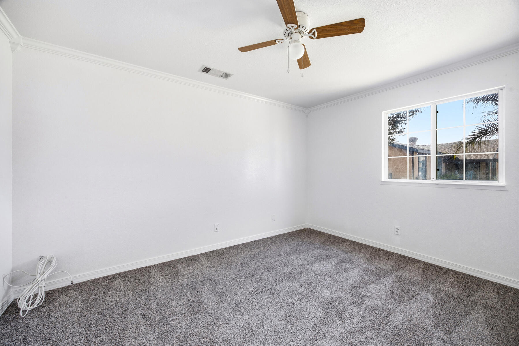 618 Birdsong Ct, Exeter, CA 93221