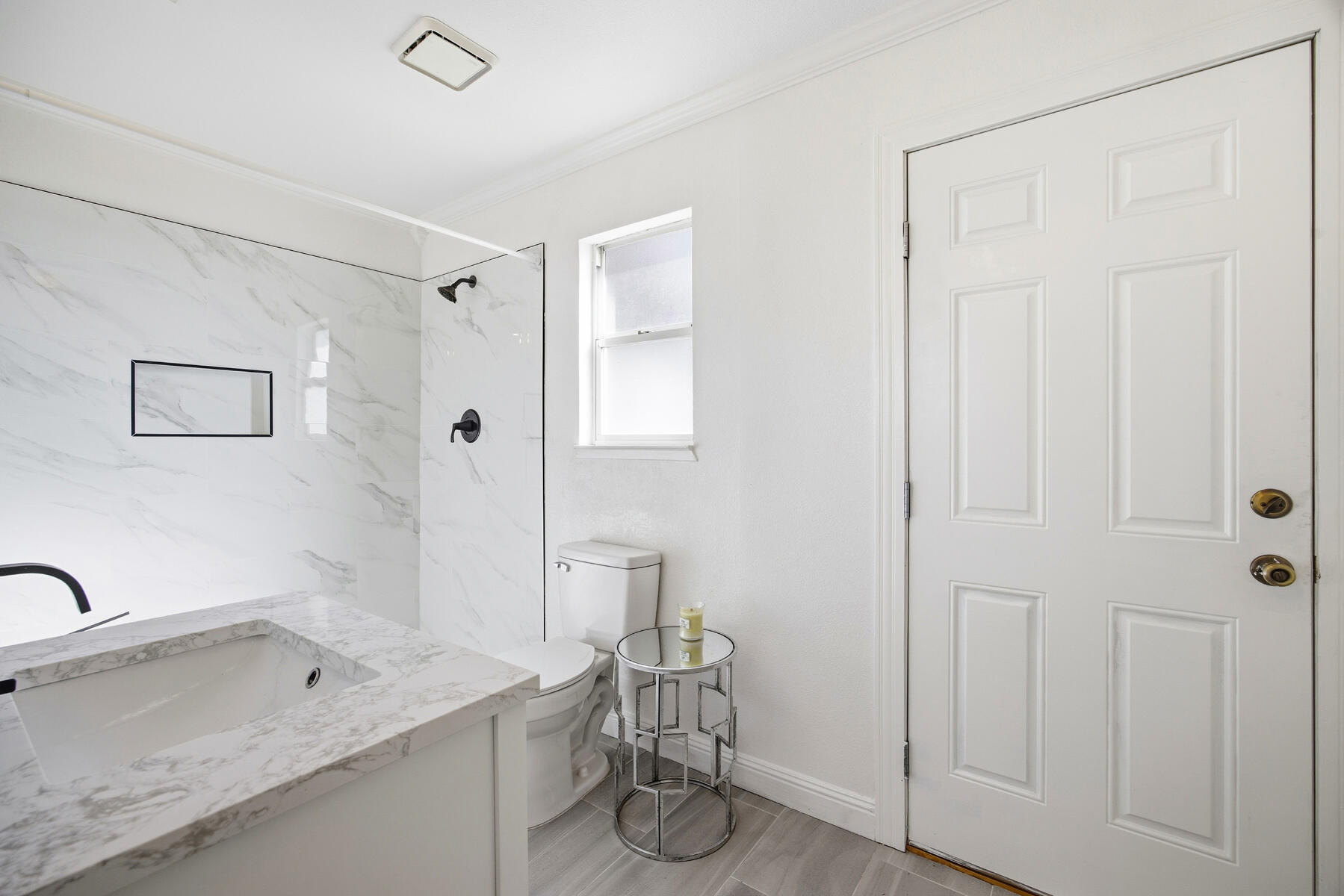 618 Birdsong Ct, Exeter, CA 93221