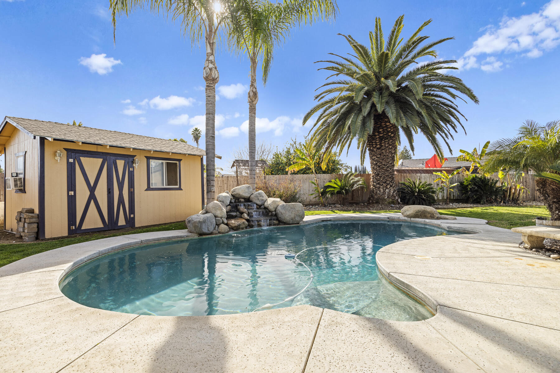 618 Birdsong Ct, Exeter, CA 93221