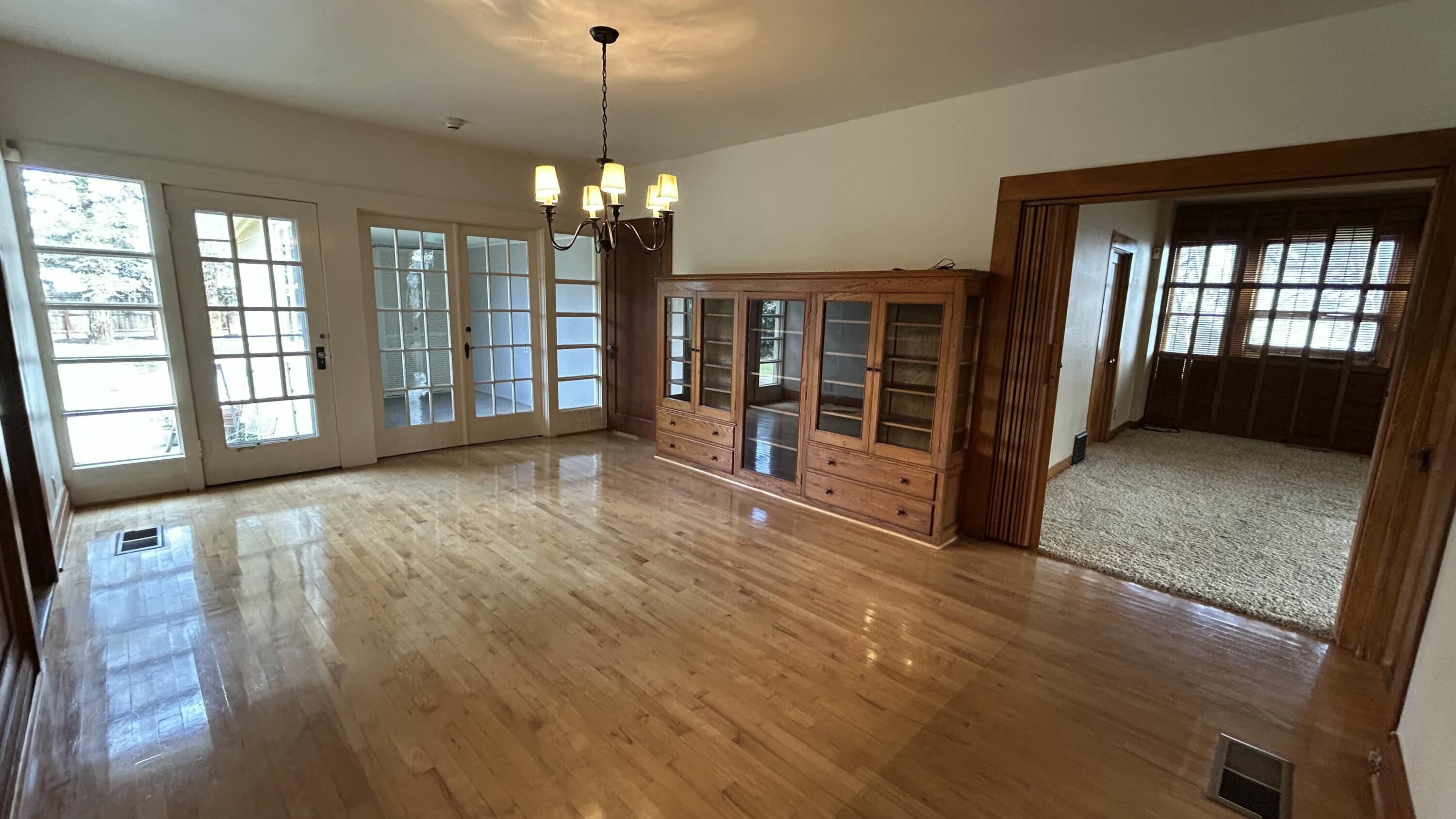 234 S D St, Tulare, CA 93274