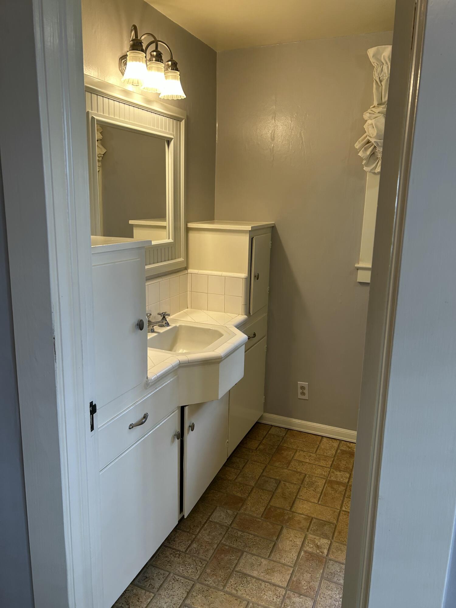 234 S D St, Tulare, CA 93274