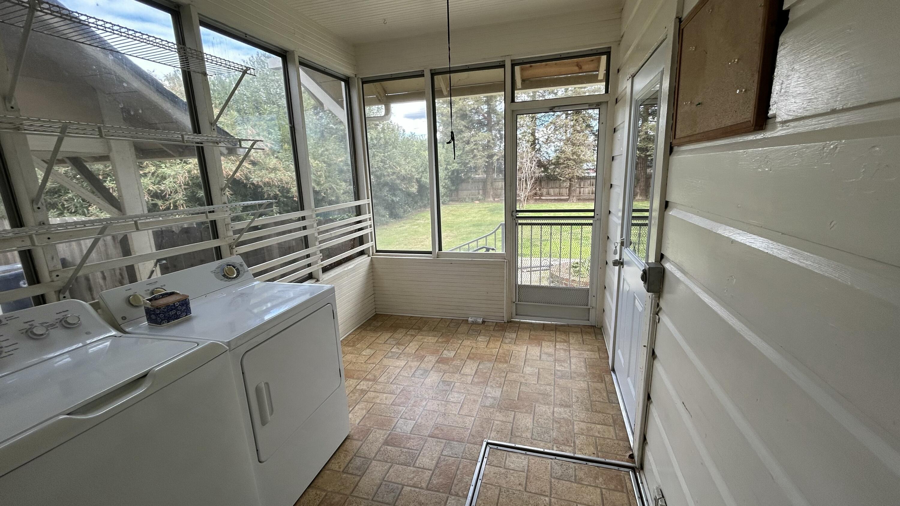 234 S D St, Tulare, CA 93274