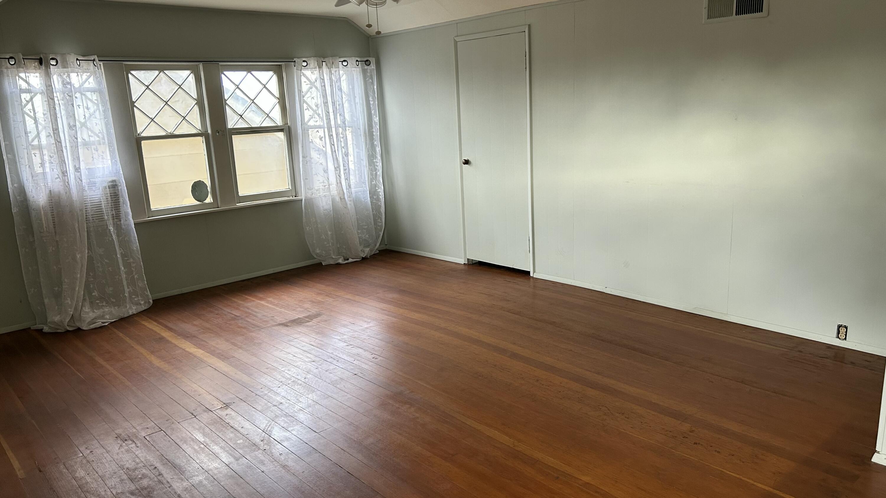 234 S D St, Tulare, CA 93274