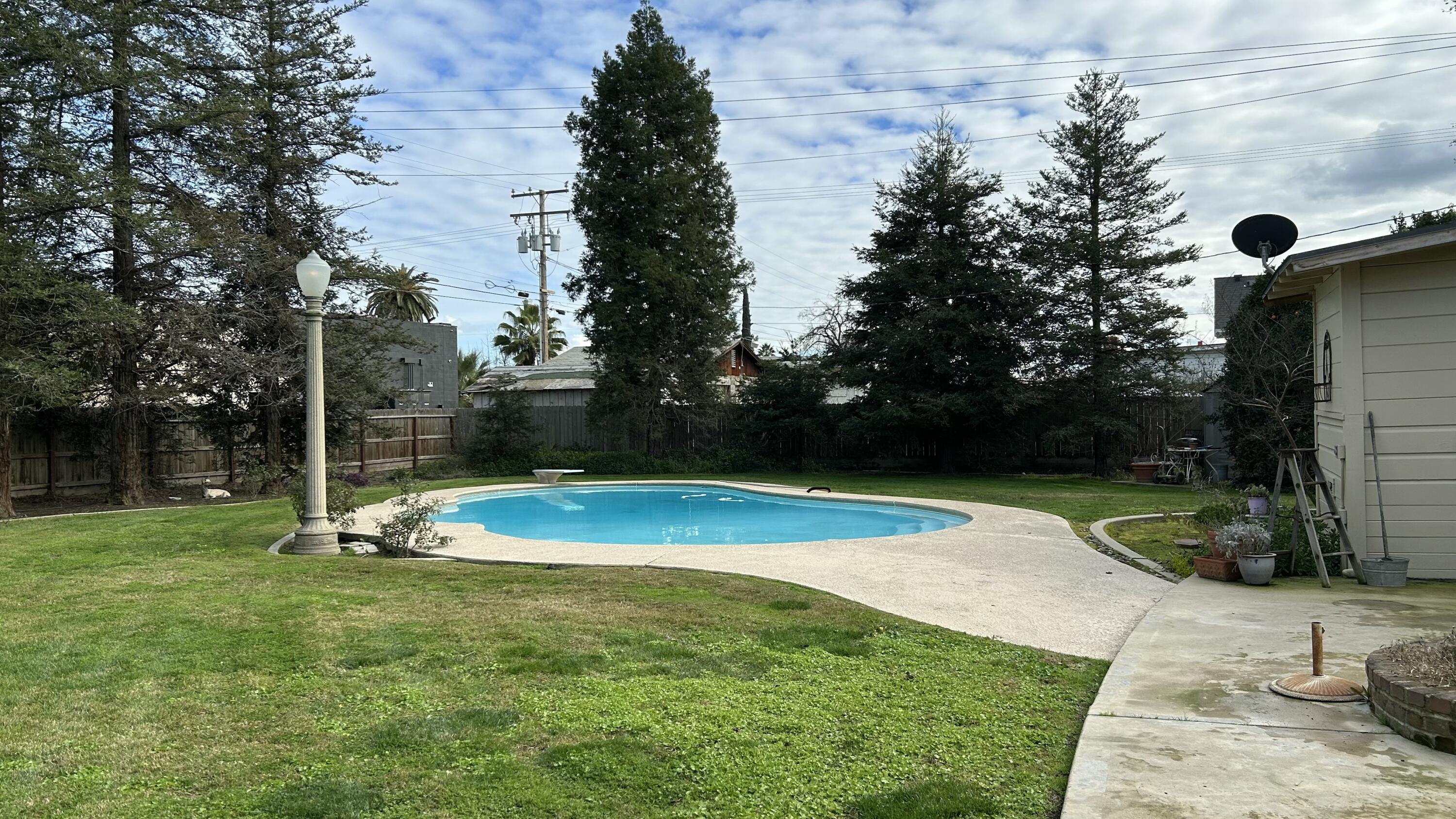 234 S D St, Tulare, CA 93274