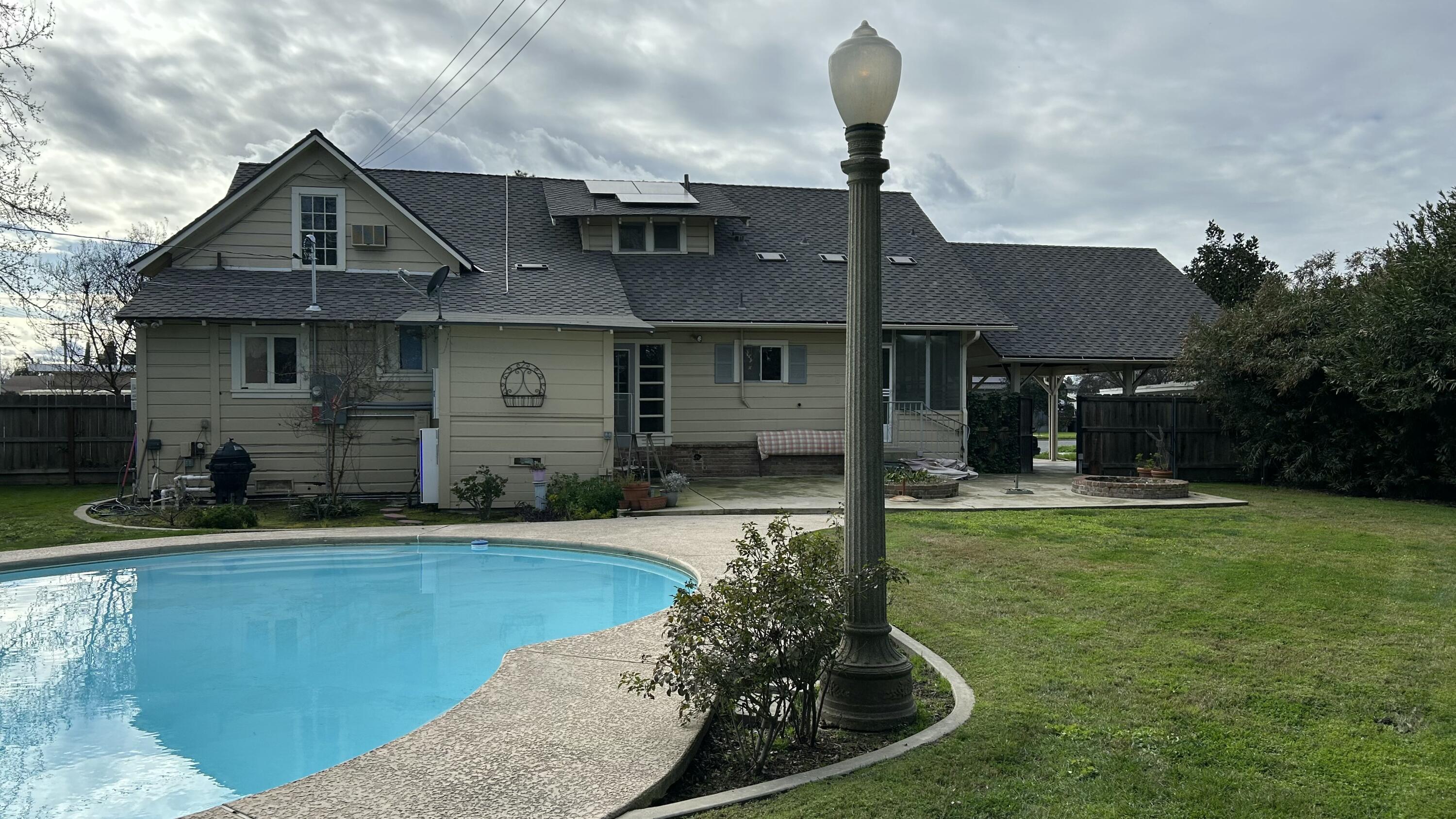 234 S D St, Tulare, CA 93274