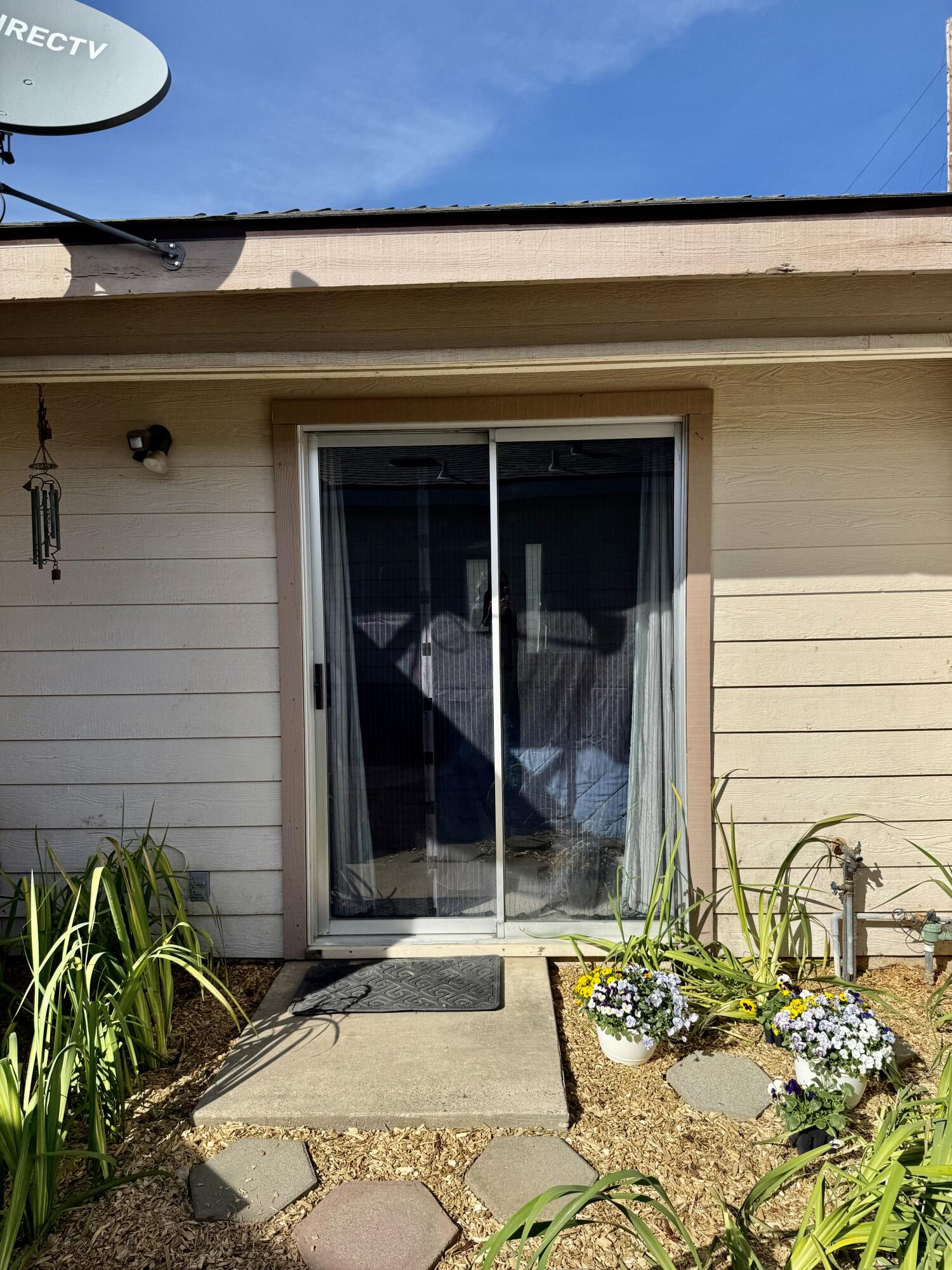 524 N Velie Ct, Visalia, CA 93292