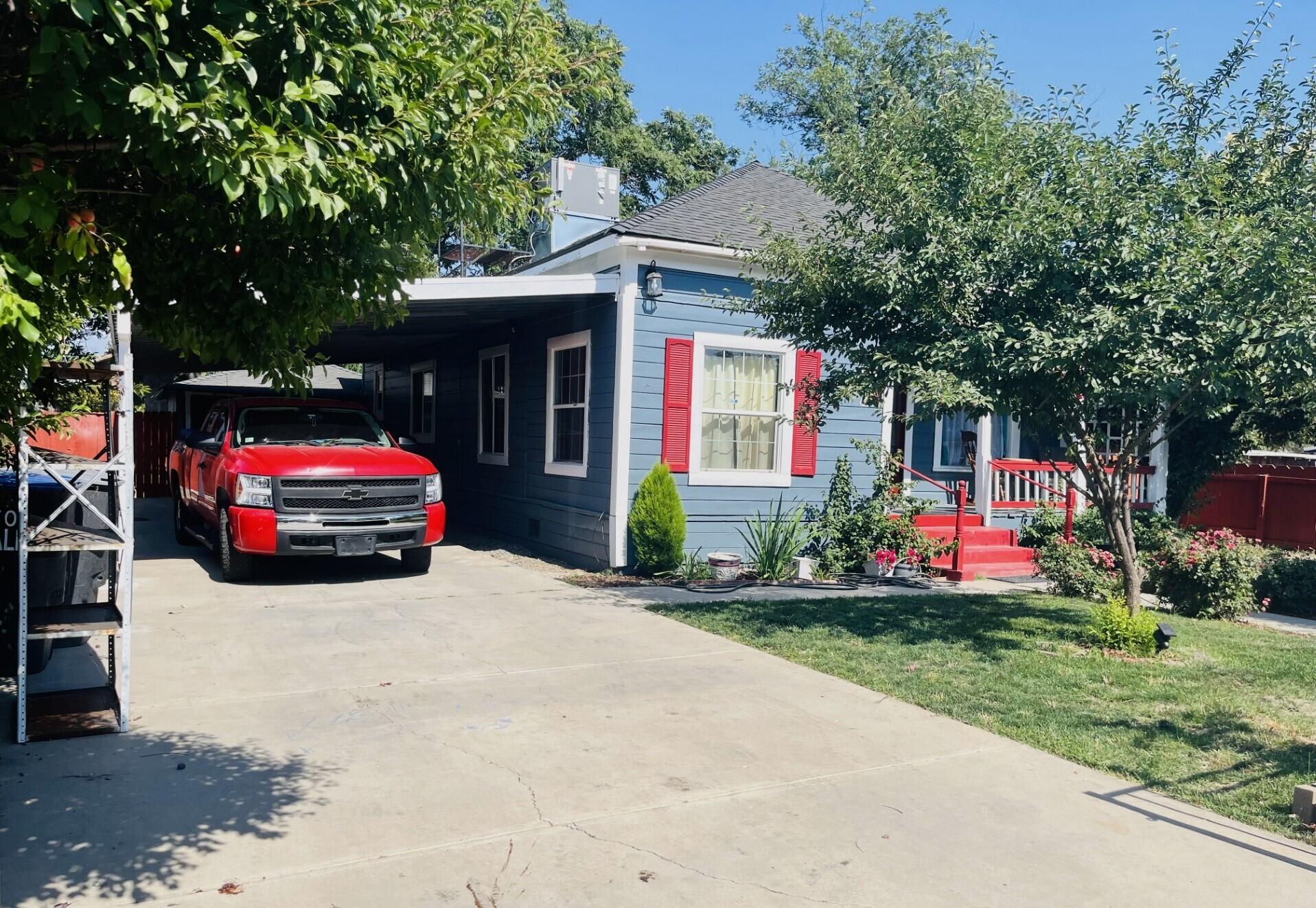 824 N N Willis St, Visalia, CA 93291