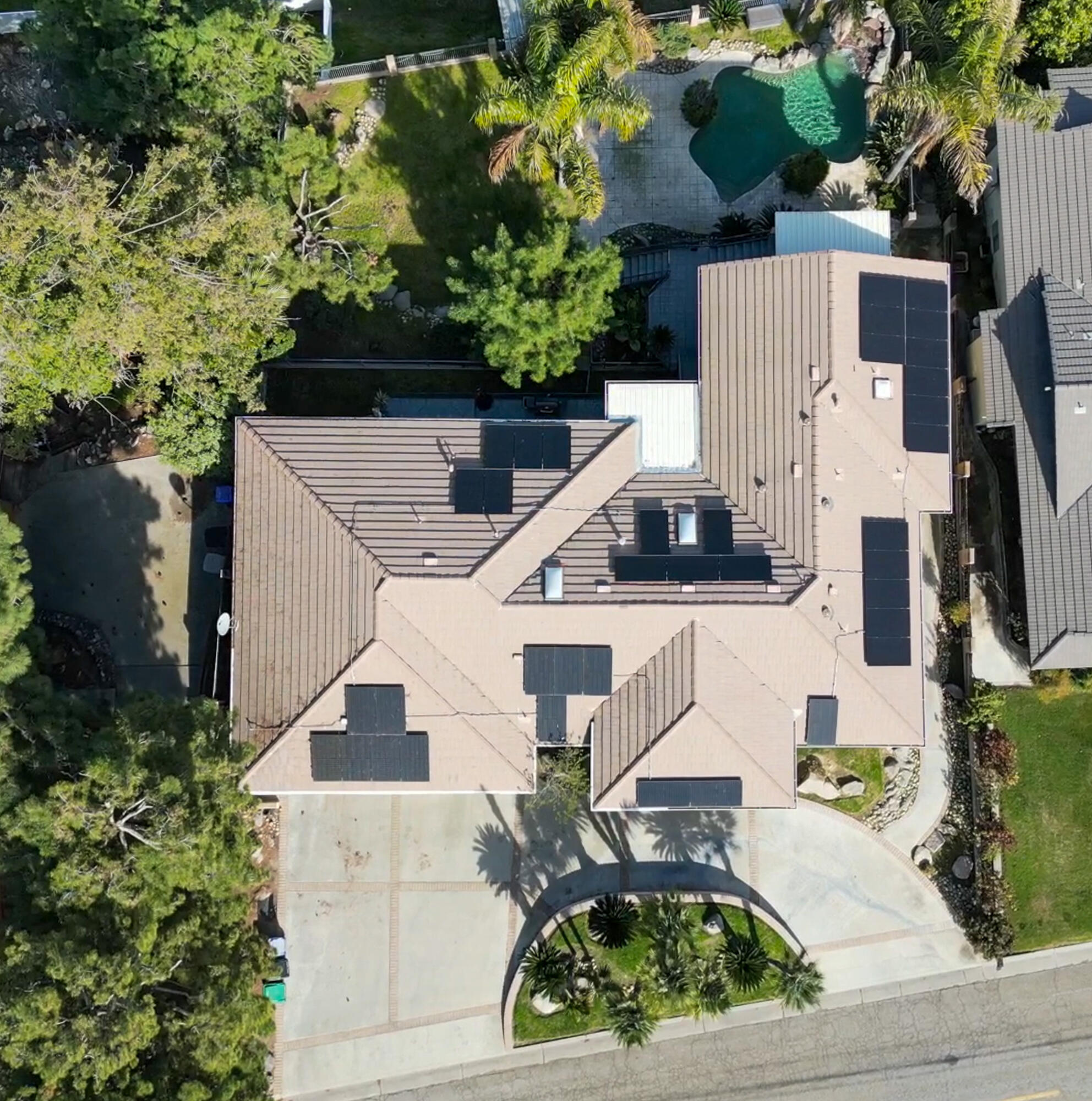 1380 N Highland Dr, Porterville, CA 93257