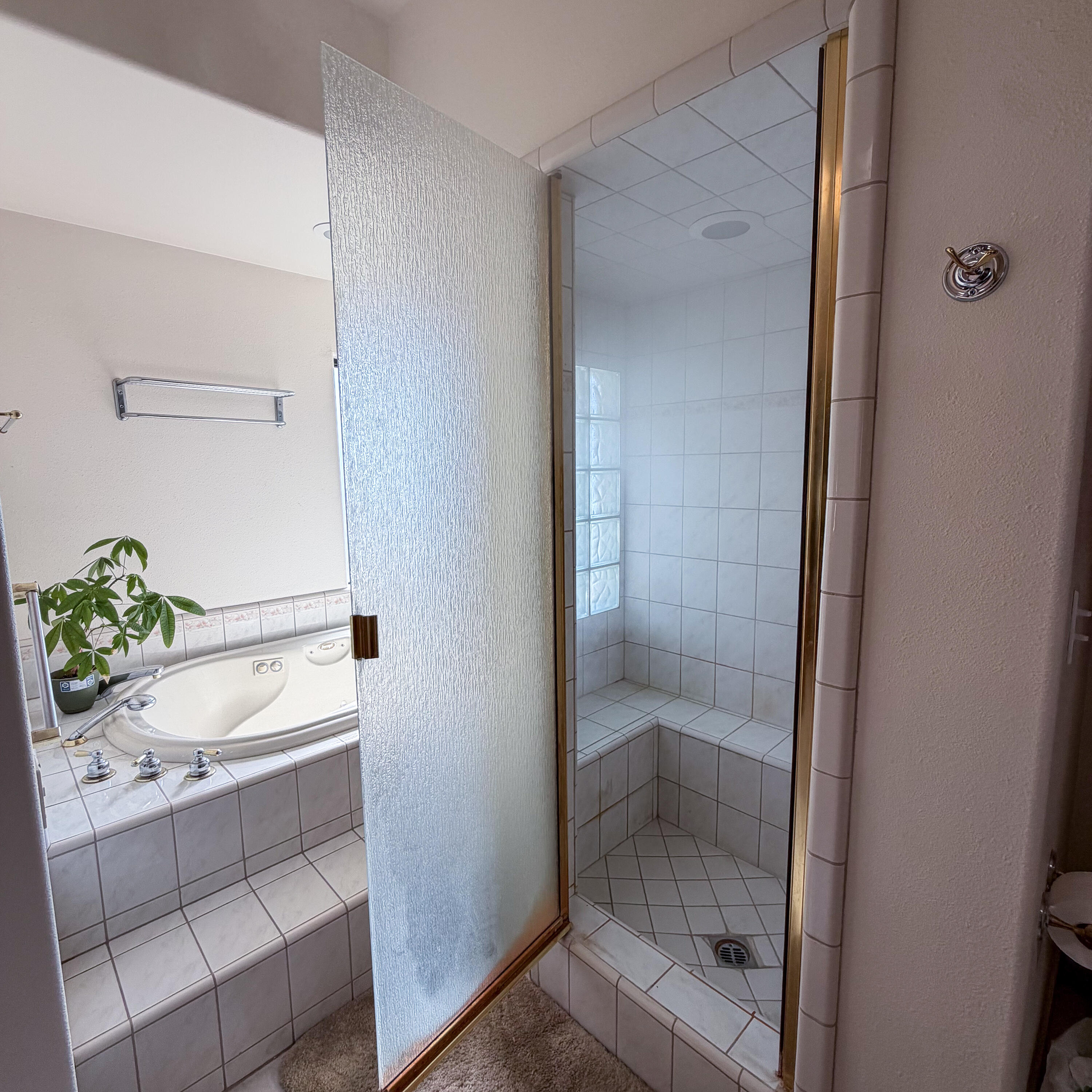 1380 N Highland Dr, Porterville, CA 93257