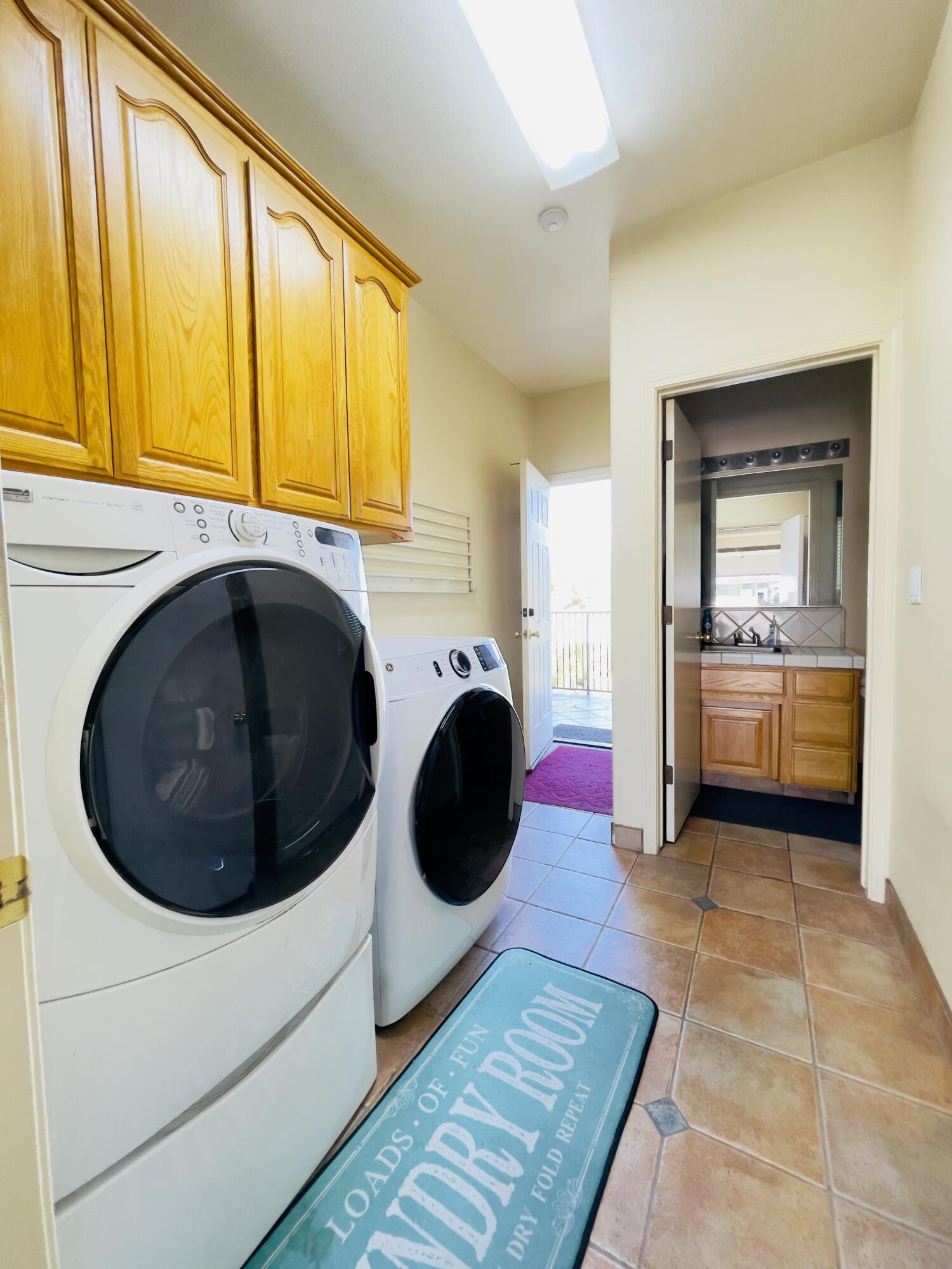 1380 N Highland Dr, Porterville, CA 93257