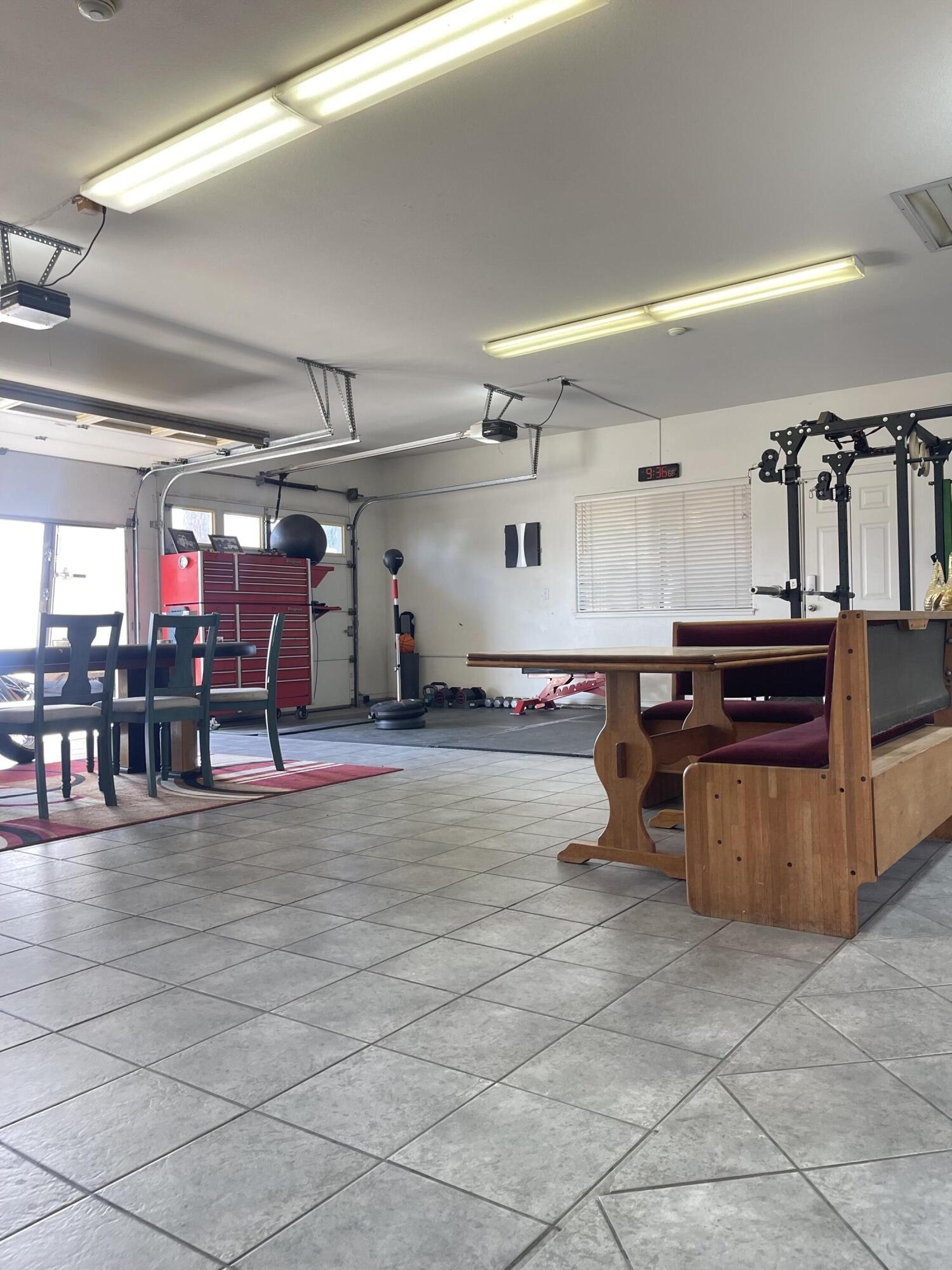 1380 N Highland Dr, Porterville, CA 93257