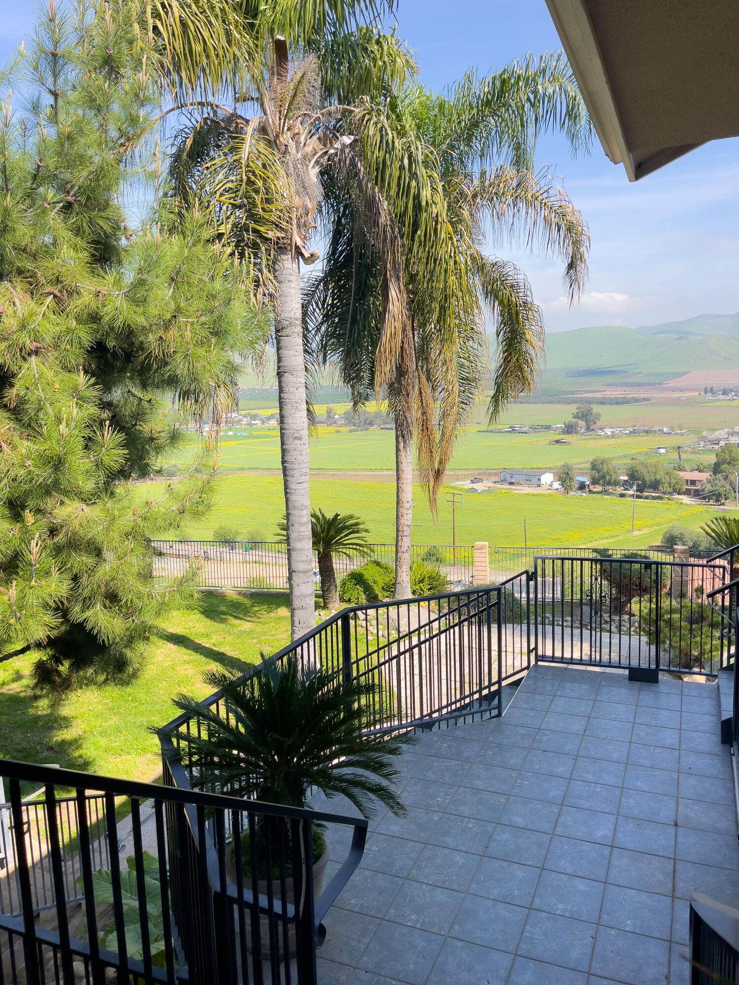 1380 N Highland Dr, Porterville, CA 93257