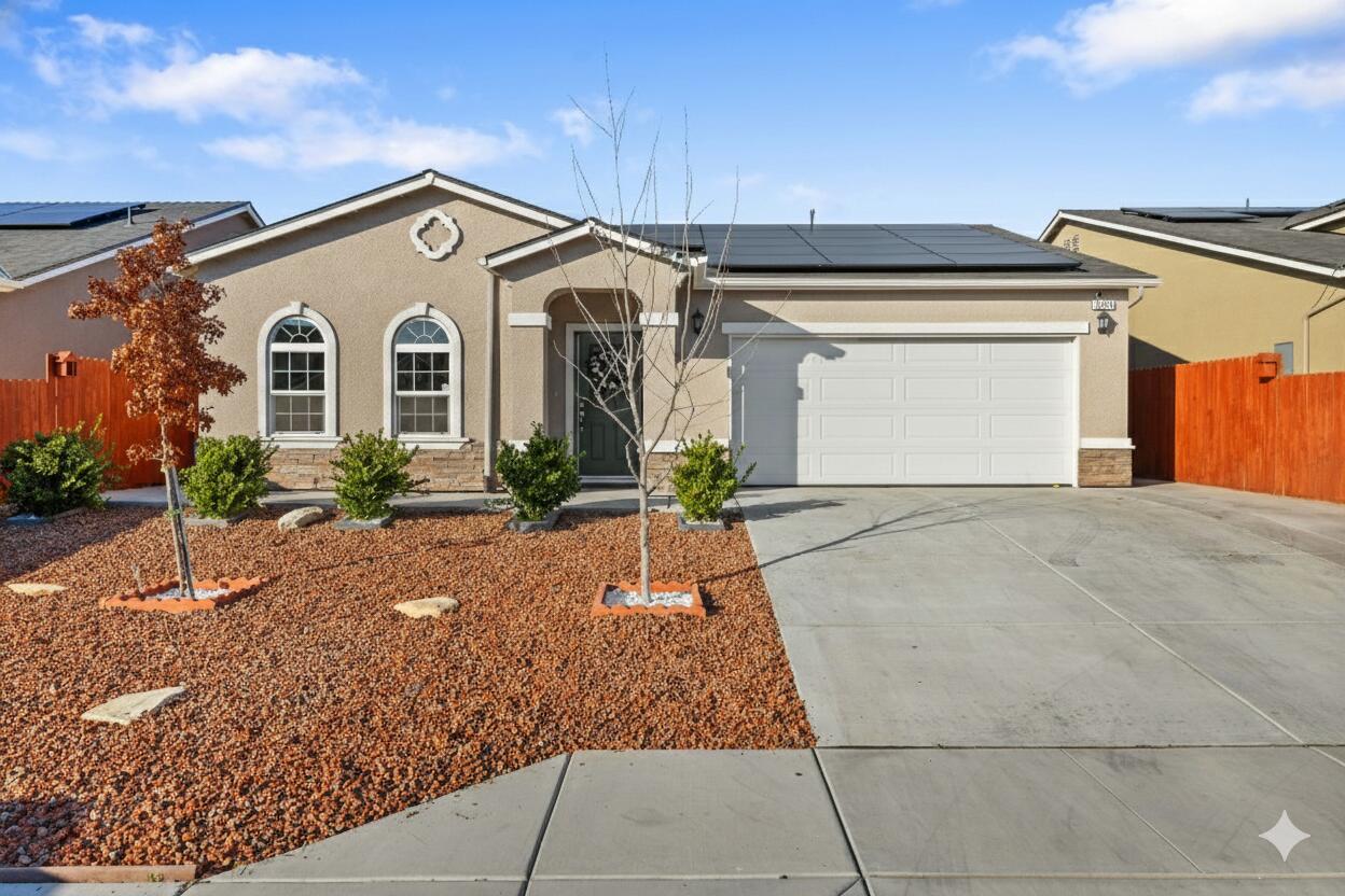 1237 E Orange St, Avenal, CA 93204