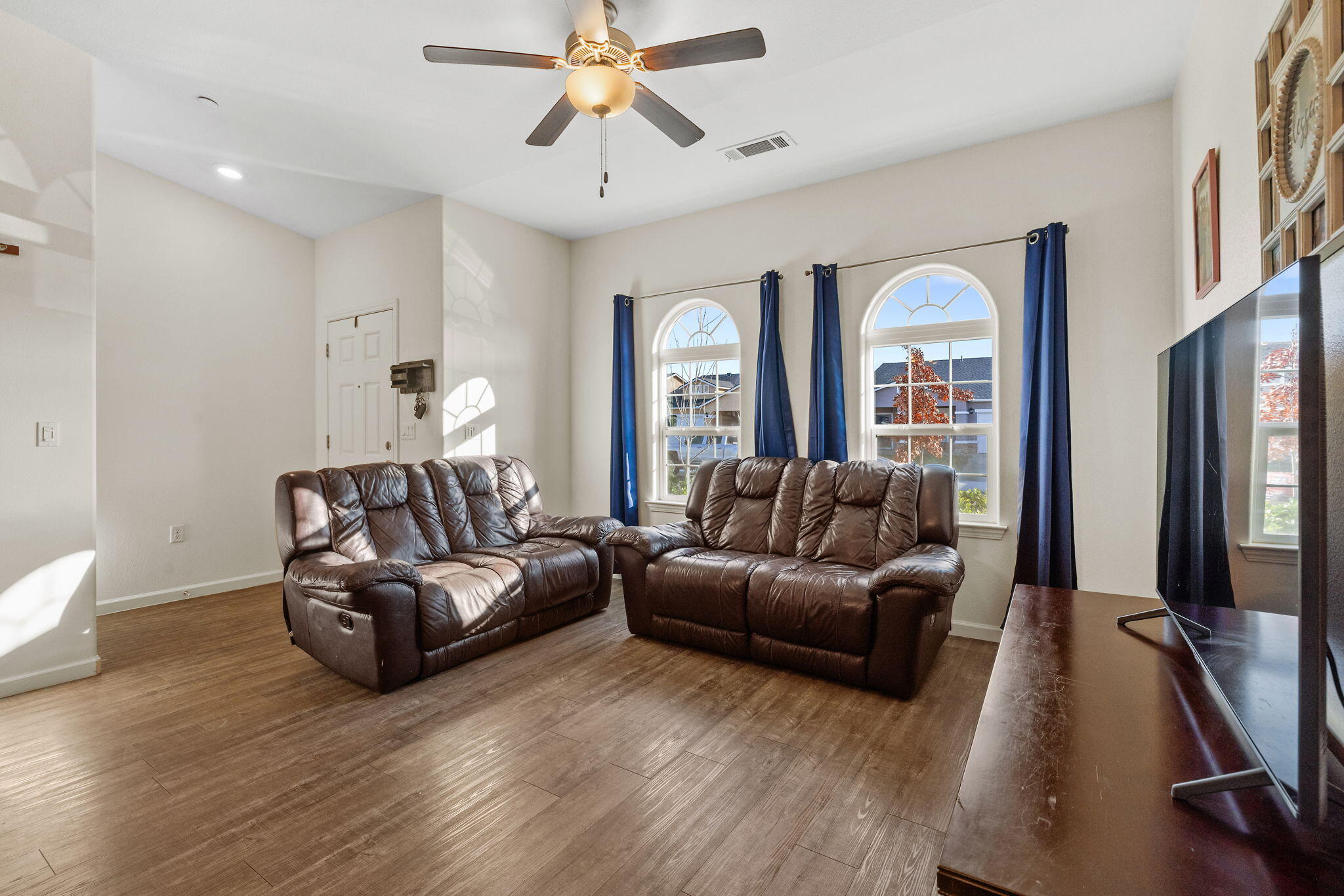 1237 E Orange St, Avenal, CA 93204