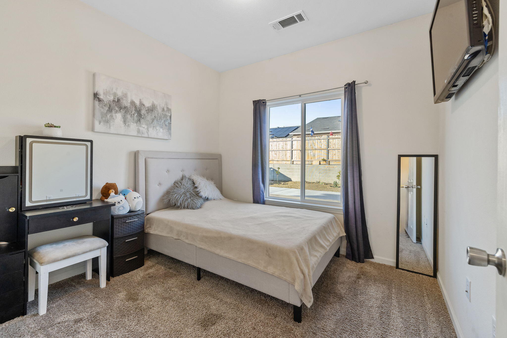 1237 E Orange St, Avenal, CA 93204