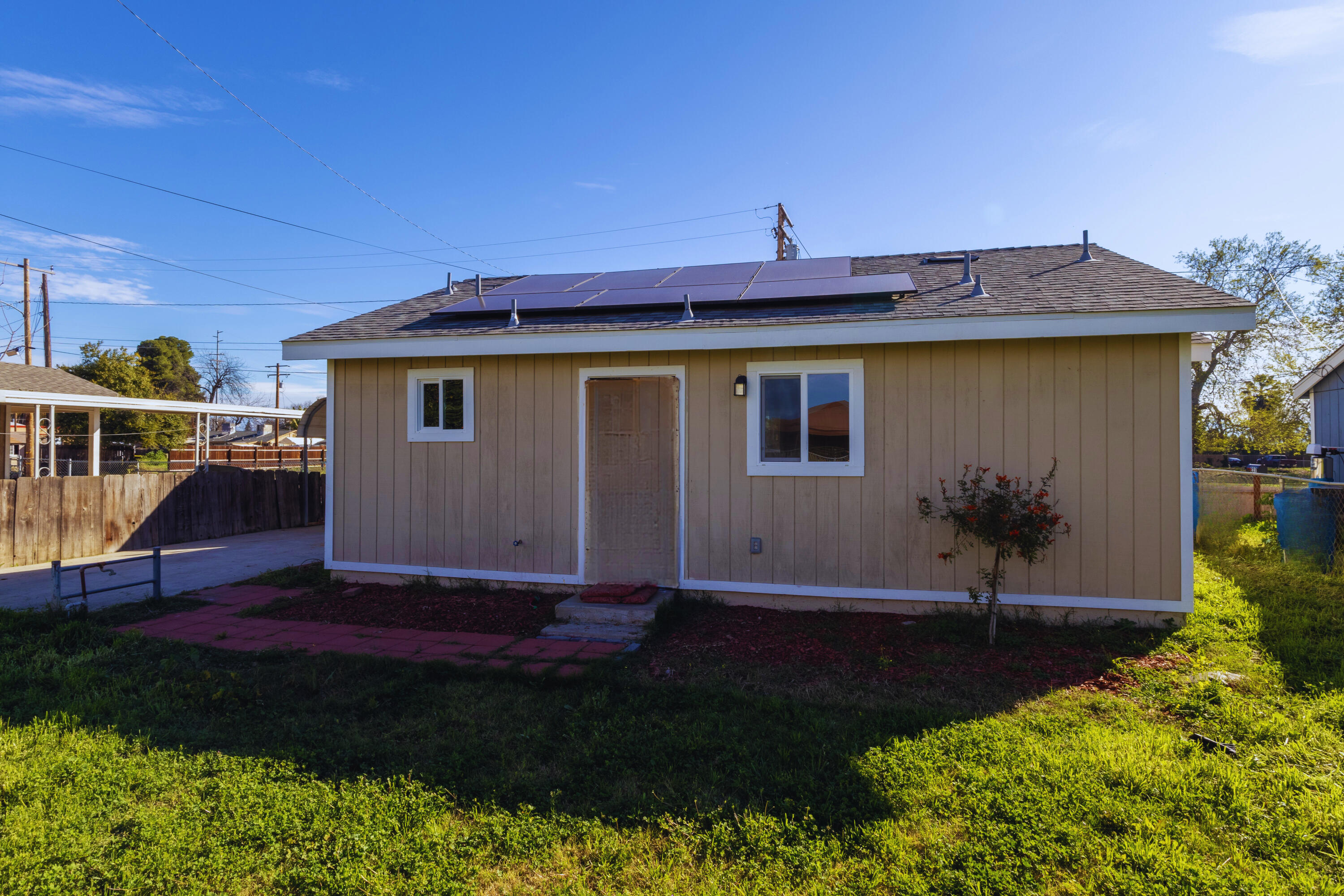 209 S Magnolia Ave, Farmersville, CA 93223