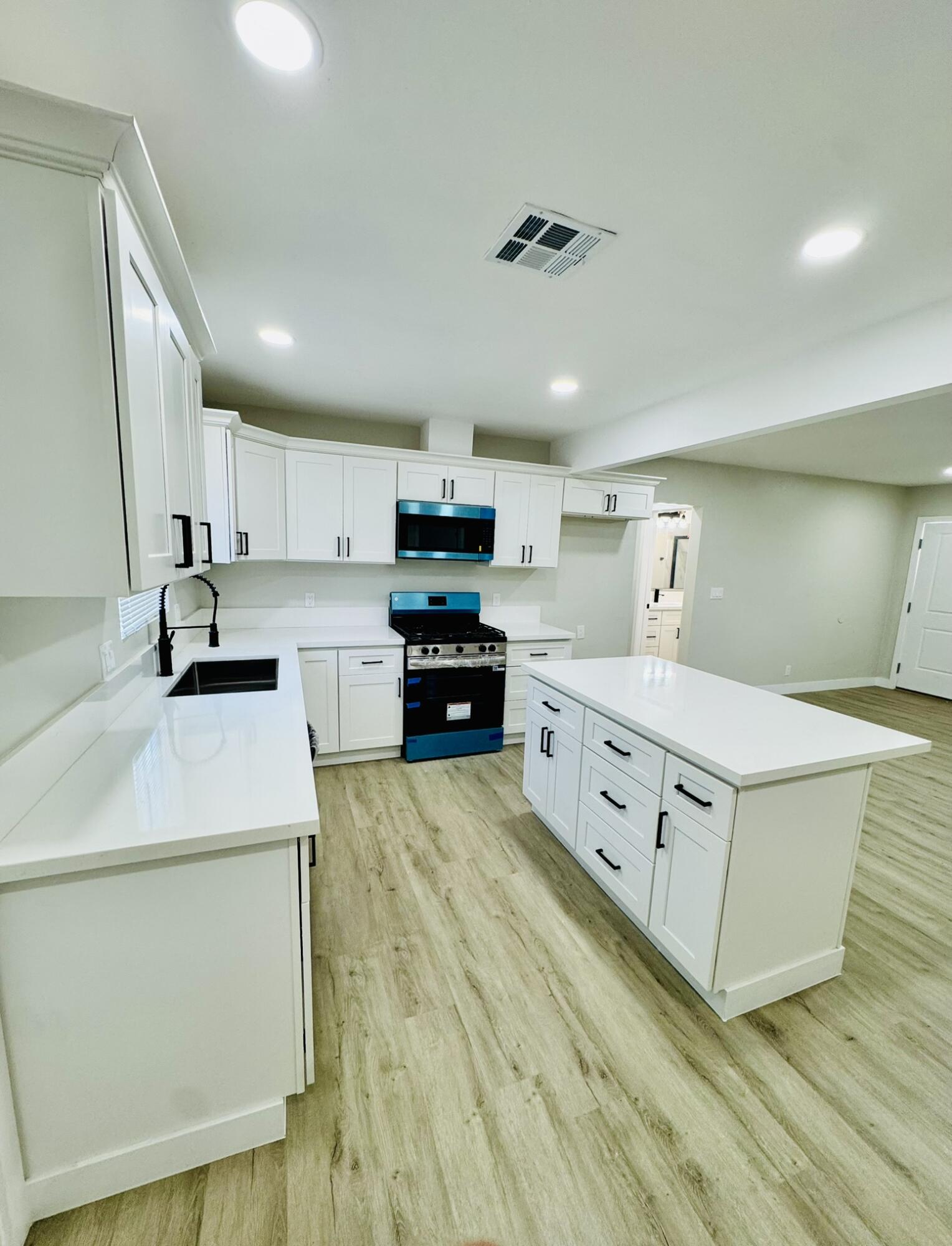 1804 Hodges Ave, Bakersfield, CA 93304