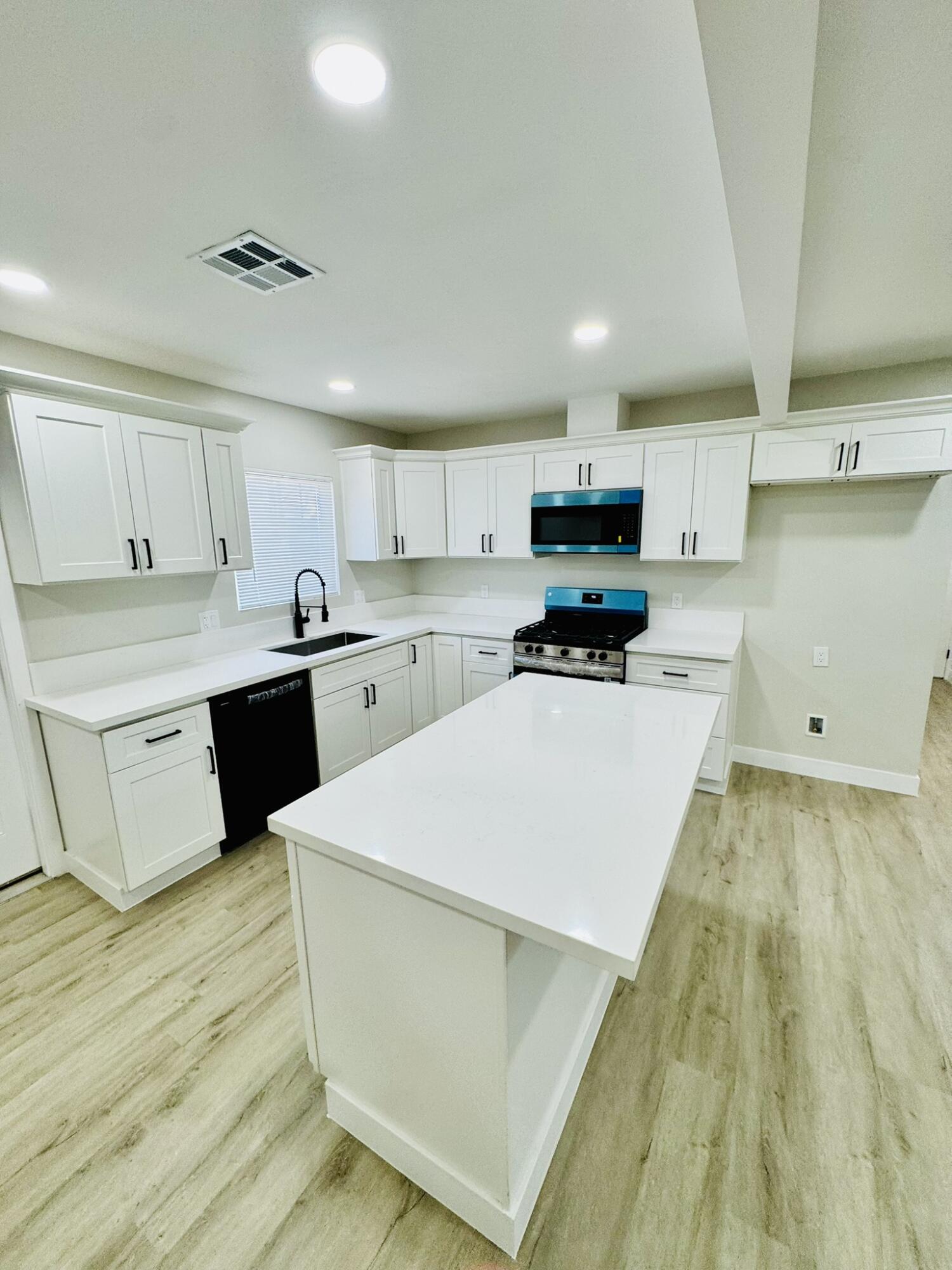 1804 Hodges Ave, Bakersfield, CA 93304