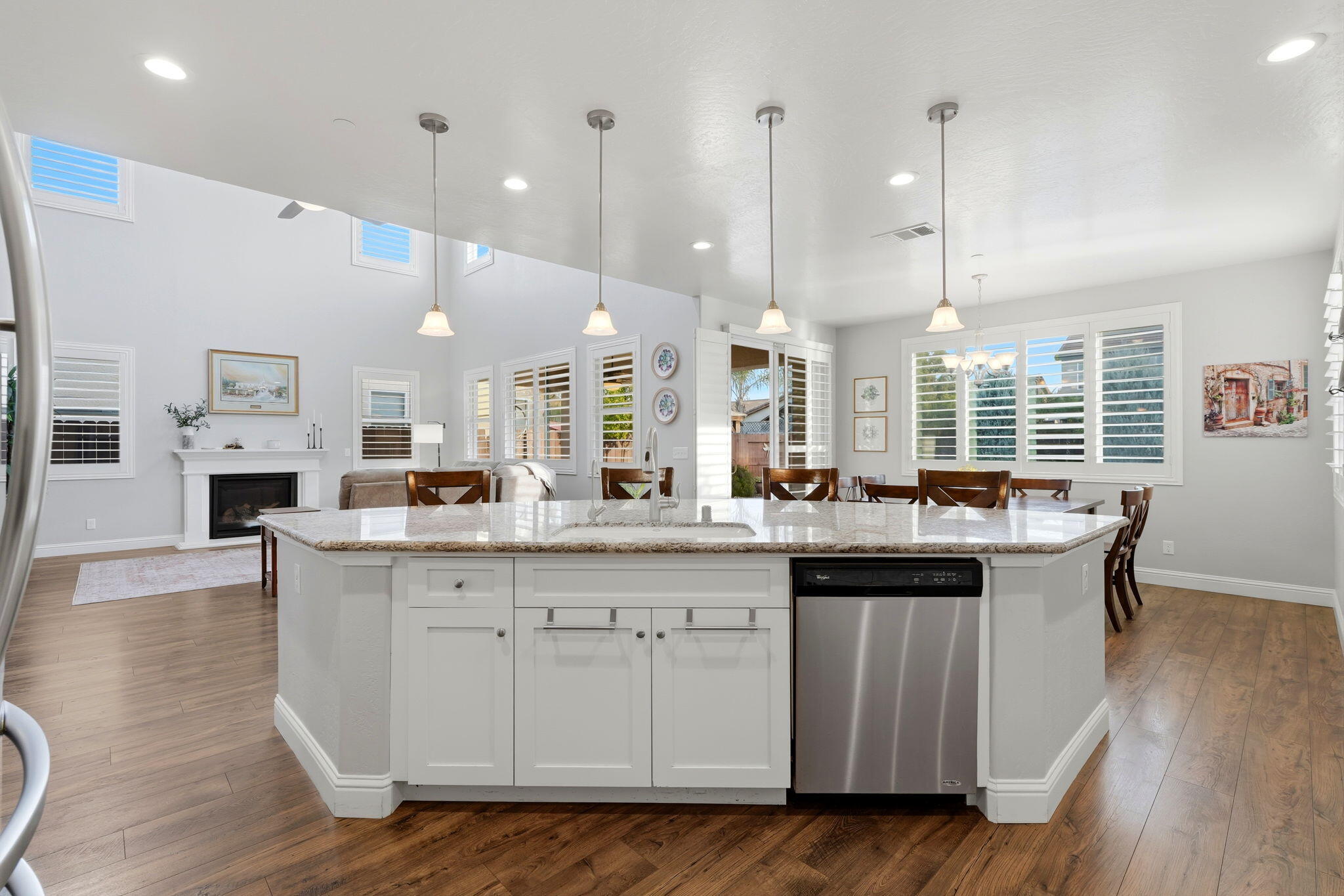 2619 W Connelly Ave, Visalia, CA 93291