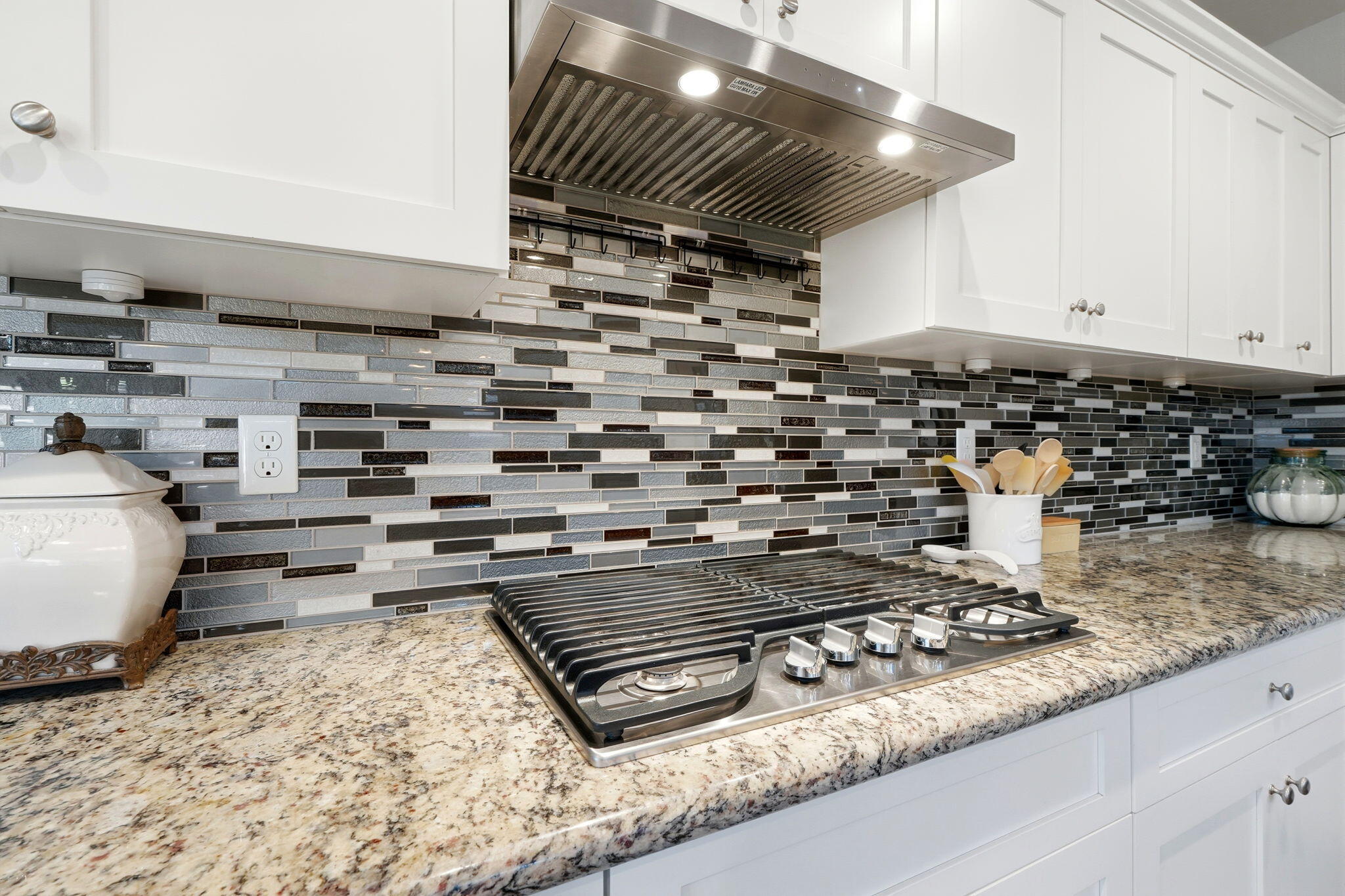 2619 W Connelly Ave, Visalia, CA 93291