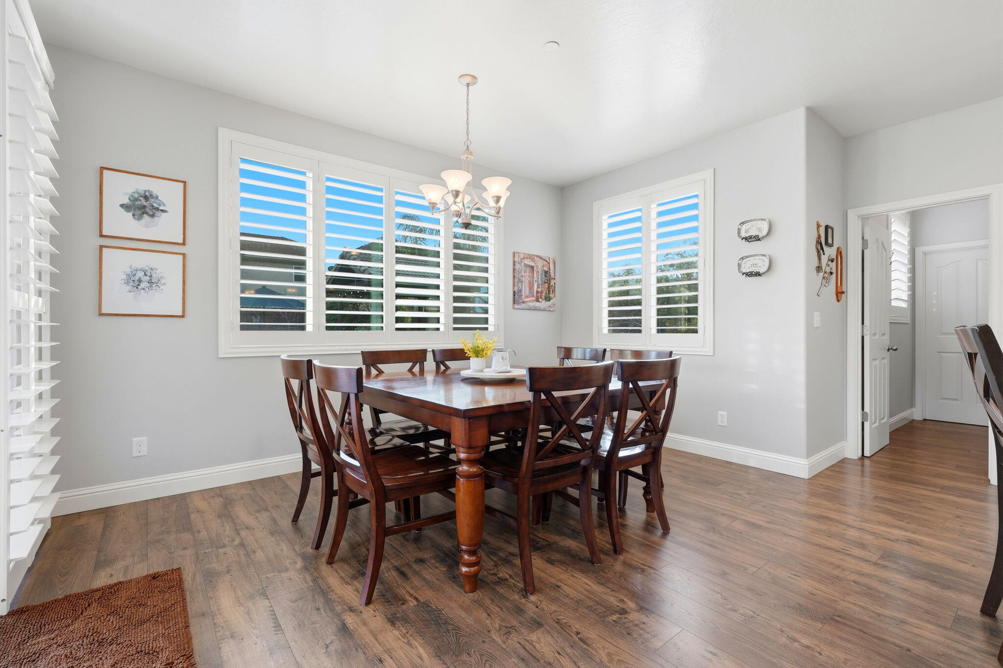 2619 W Connelly Ave, Visalia, CA 93291