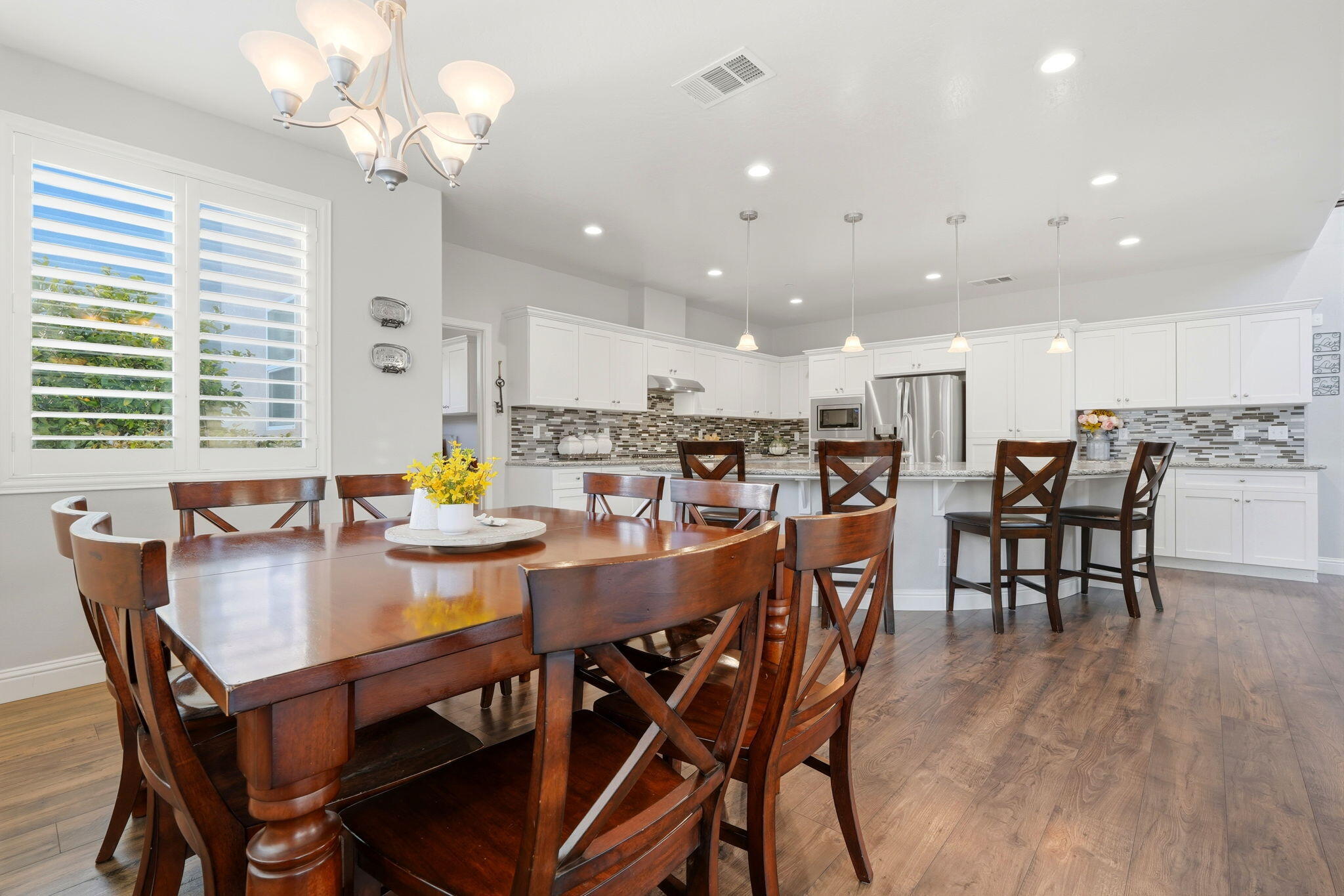 2619 W Connelly Ave, Visalia, CA 93291