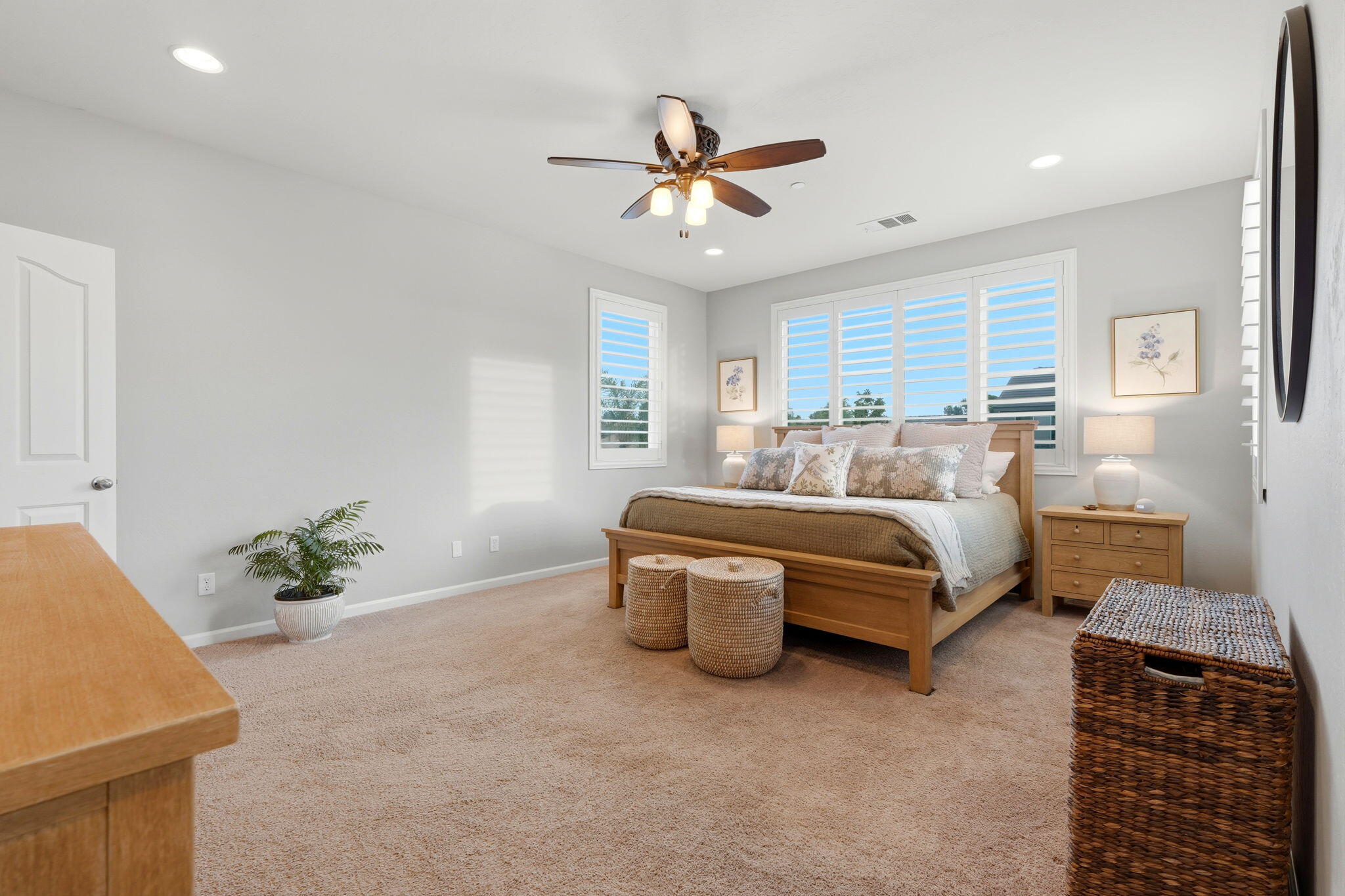 2619 W Connelly Ave, Visalia, CA 93291