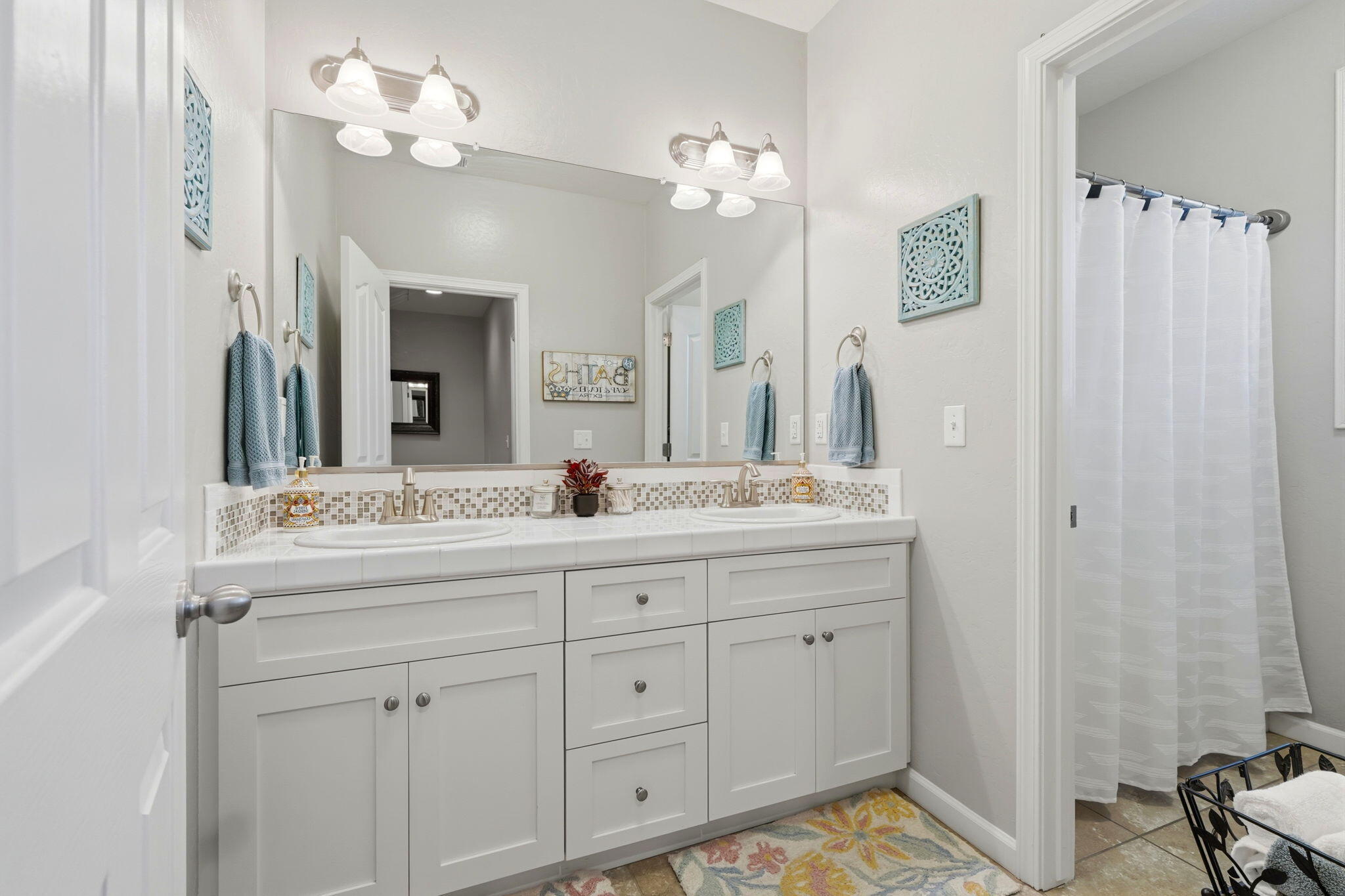 2619 W Connelly Ave, Visalia, CA 93291