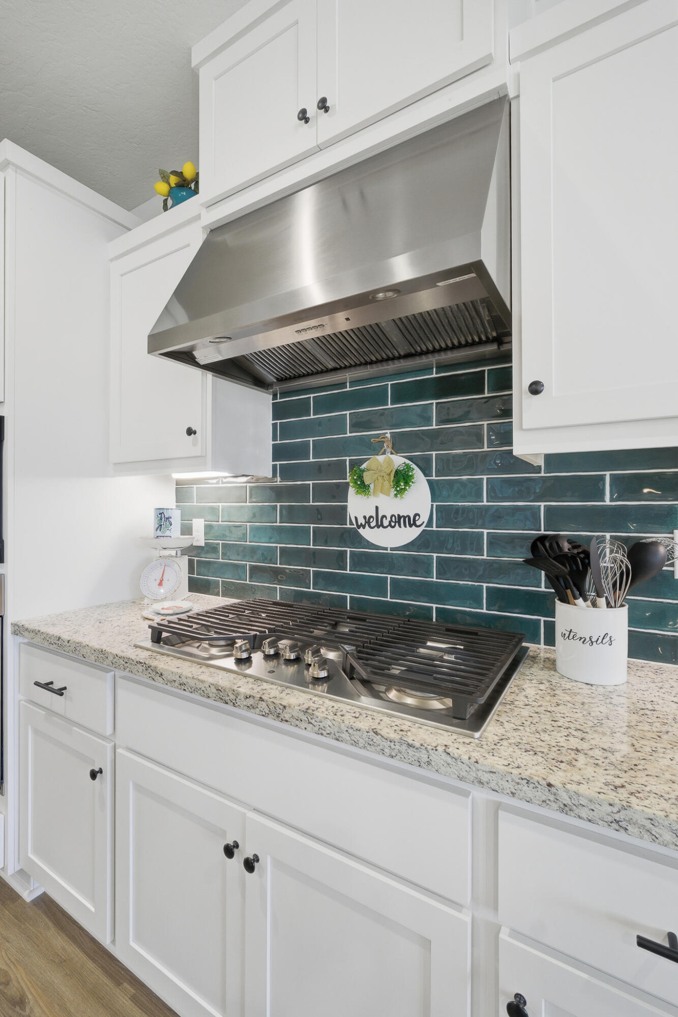 2827 Sand Hills Ave, Tulare, CA 93274