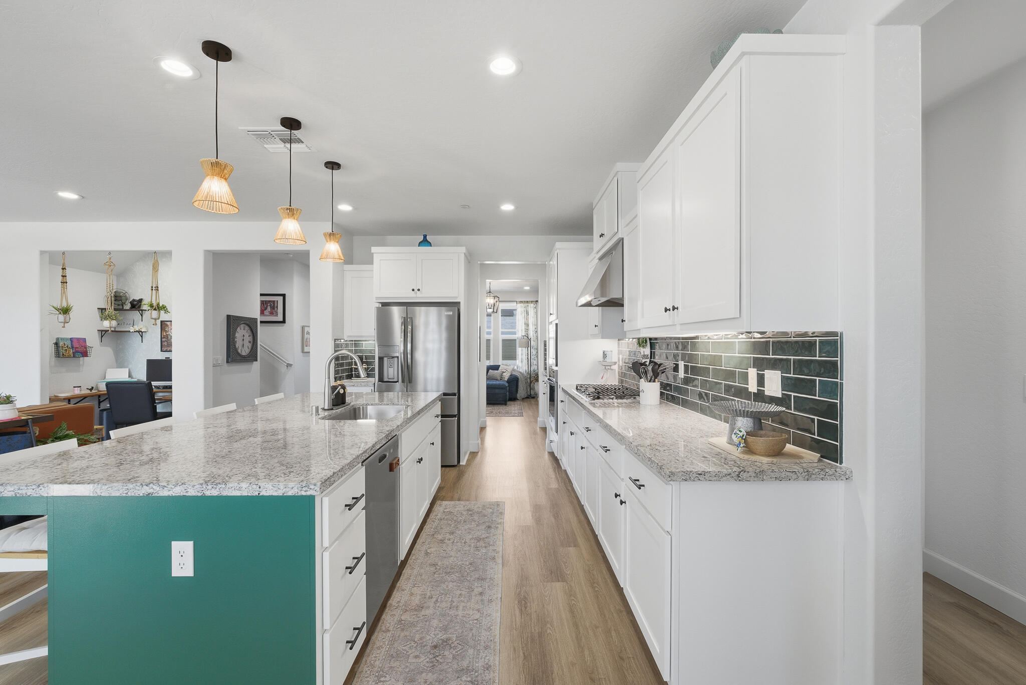 2827 Sand Hills Ave, Tulare, CA 93274