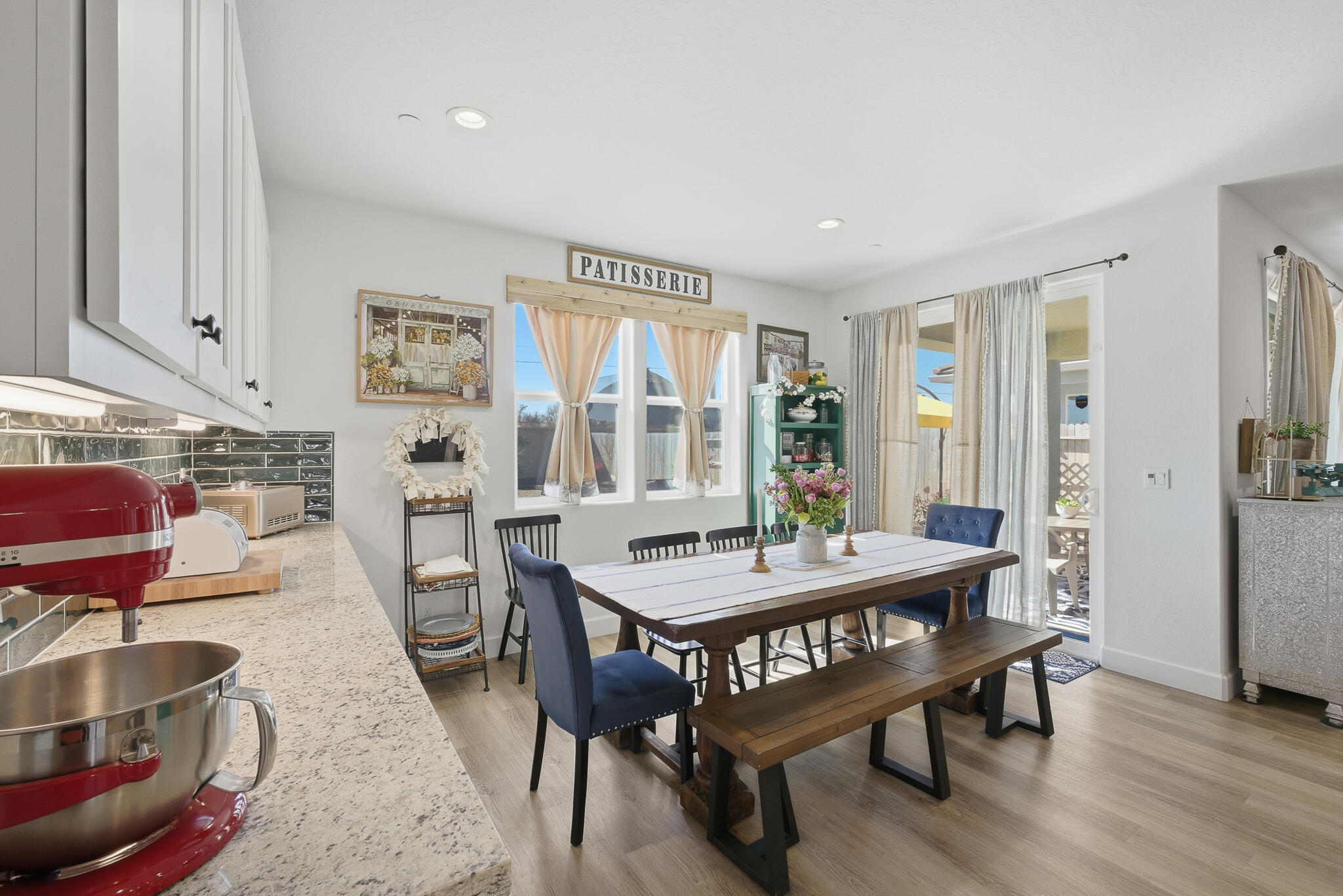 2827 Sand Hills Ave, Tulare, CA 93274