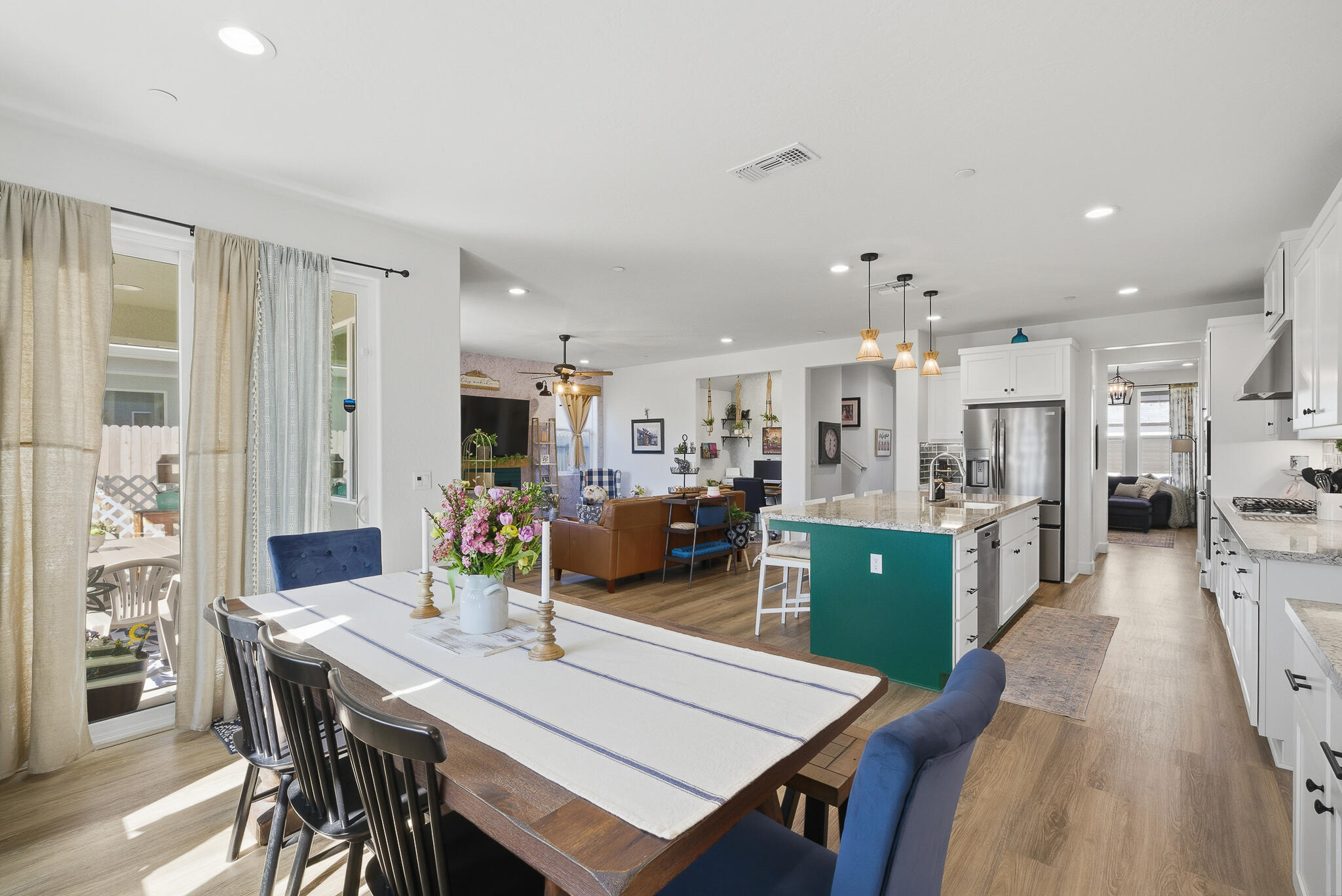 2827 Sand Hills Ave, Tulare, CA 93274