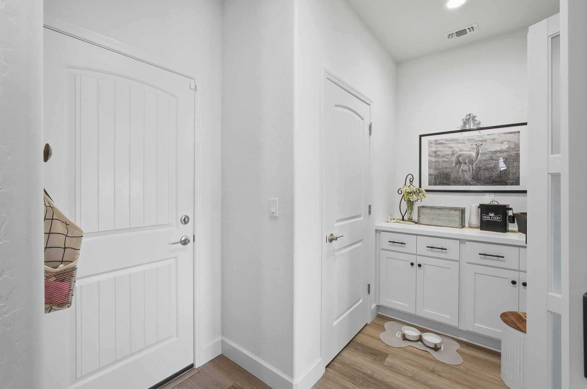 2827 Sand Hills Ave, Tulare, CA 93274