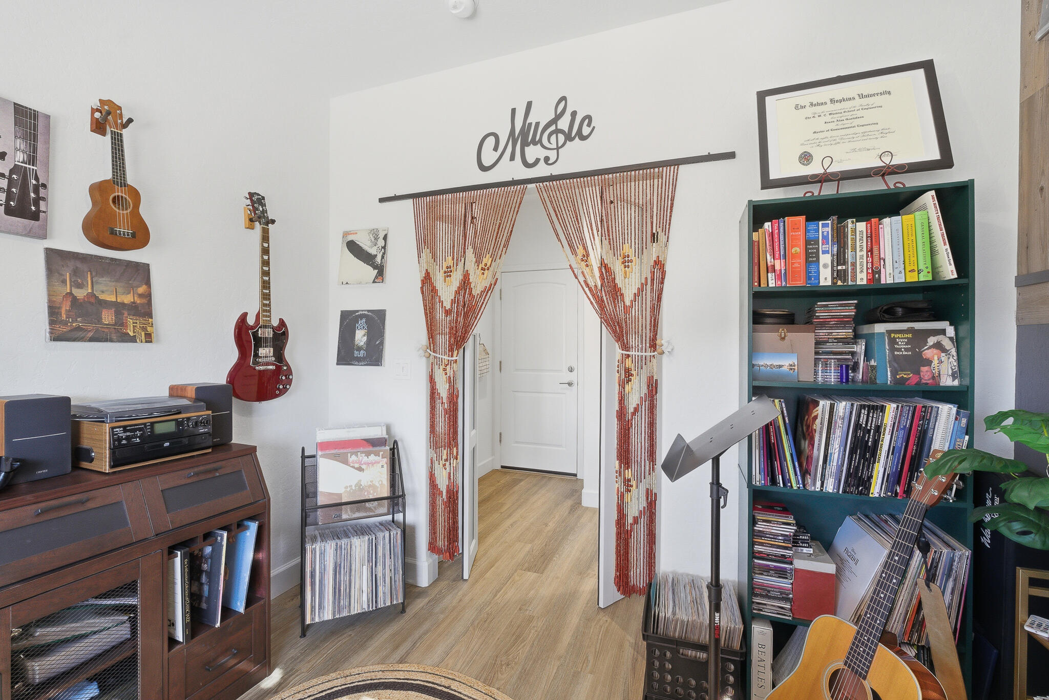 2827 Sand Hills Ave, Tulare, CA 93274