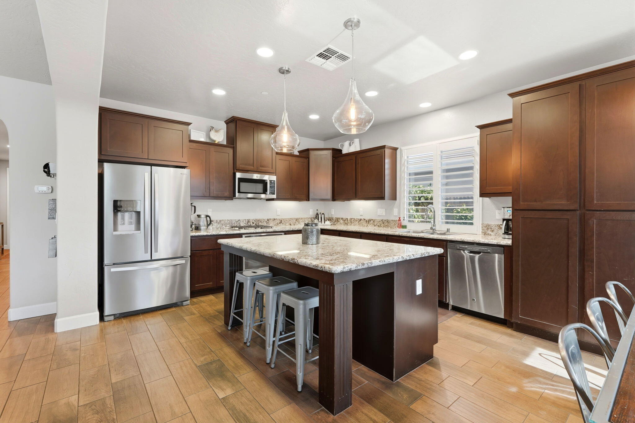 3531 W Perez Ave, Visalia, CA 93291