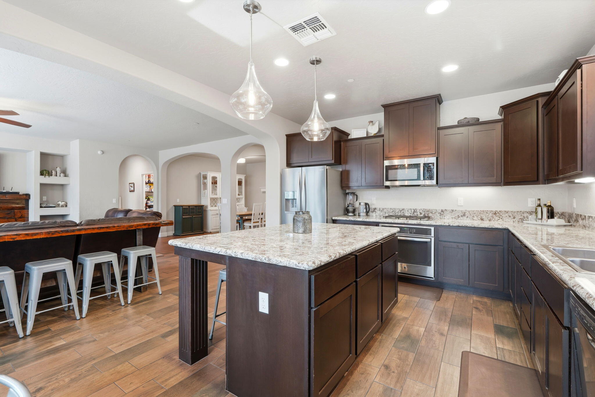 3531 W Perez Ave, Visalia, CA 93291