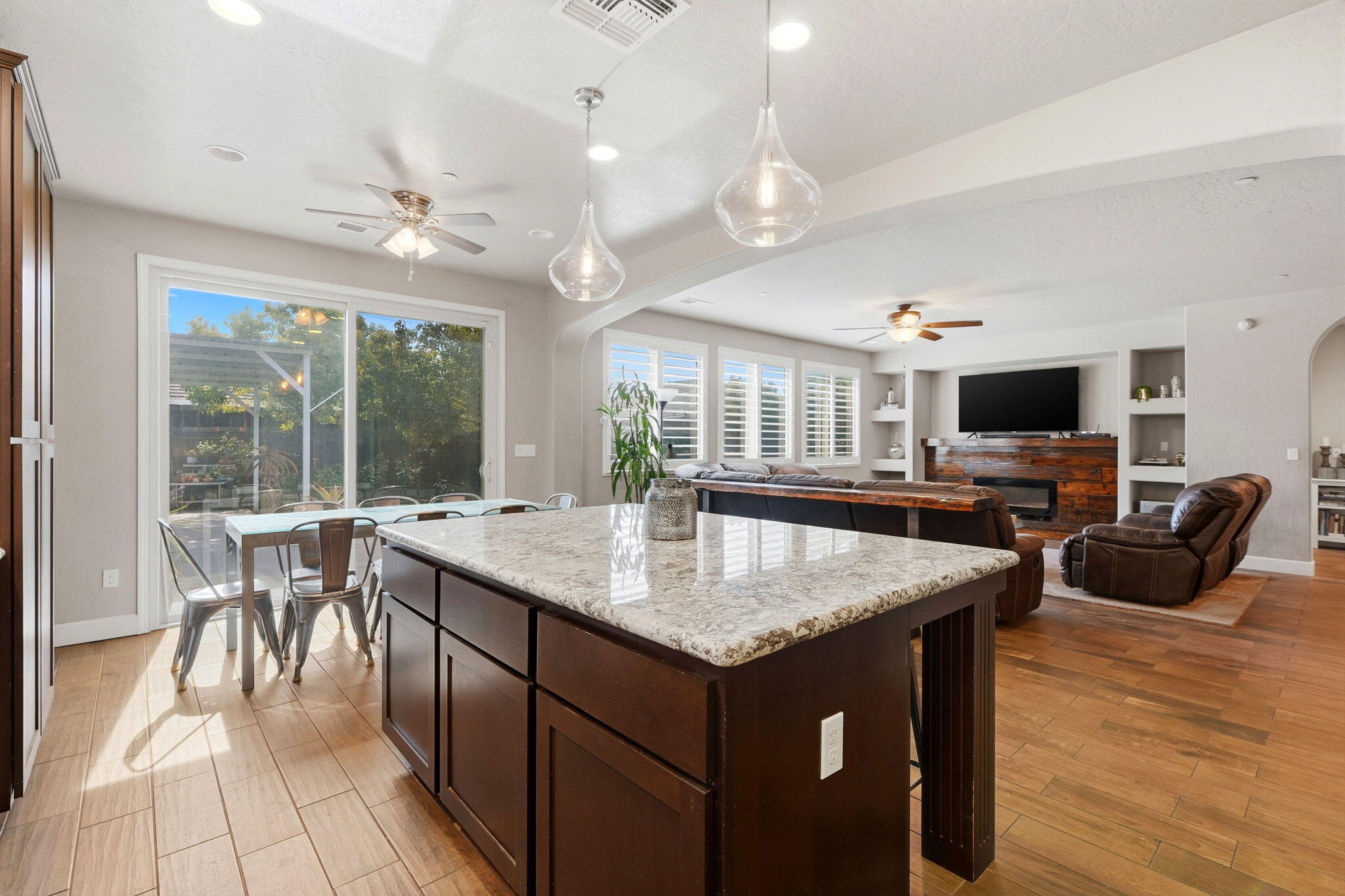 3531 W Perez Ave, Visalia, CA 93291