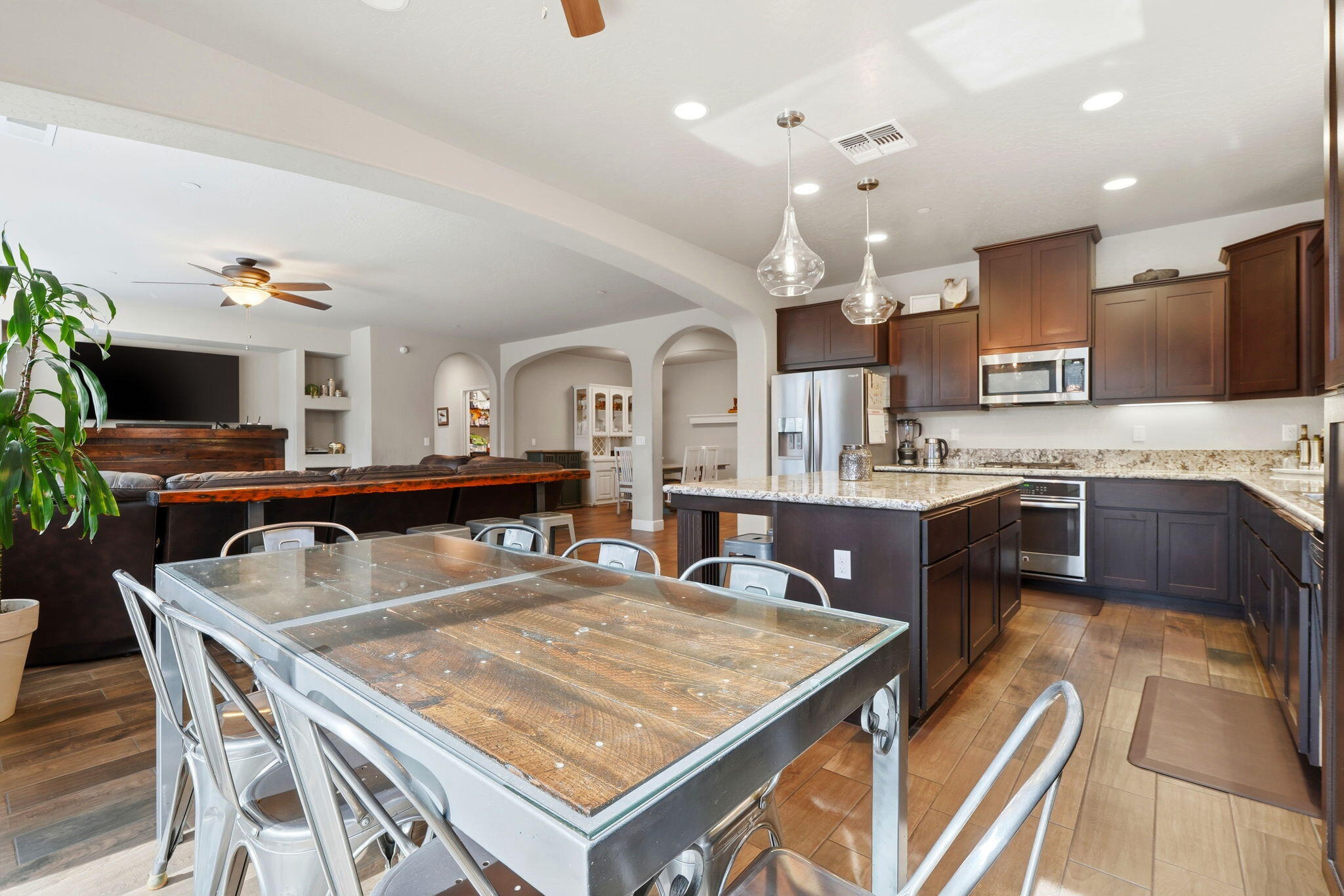 3531 W Perez Ave, Visalia, CA 93291