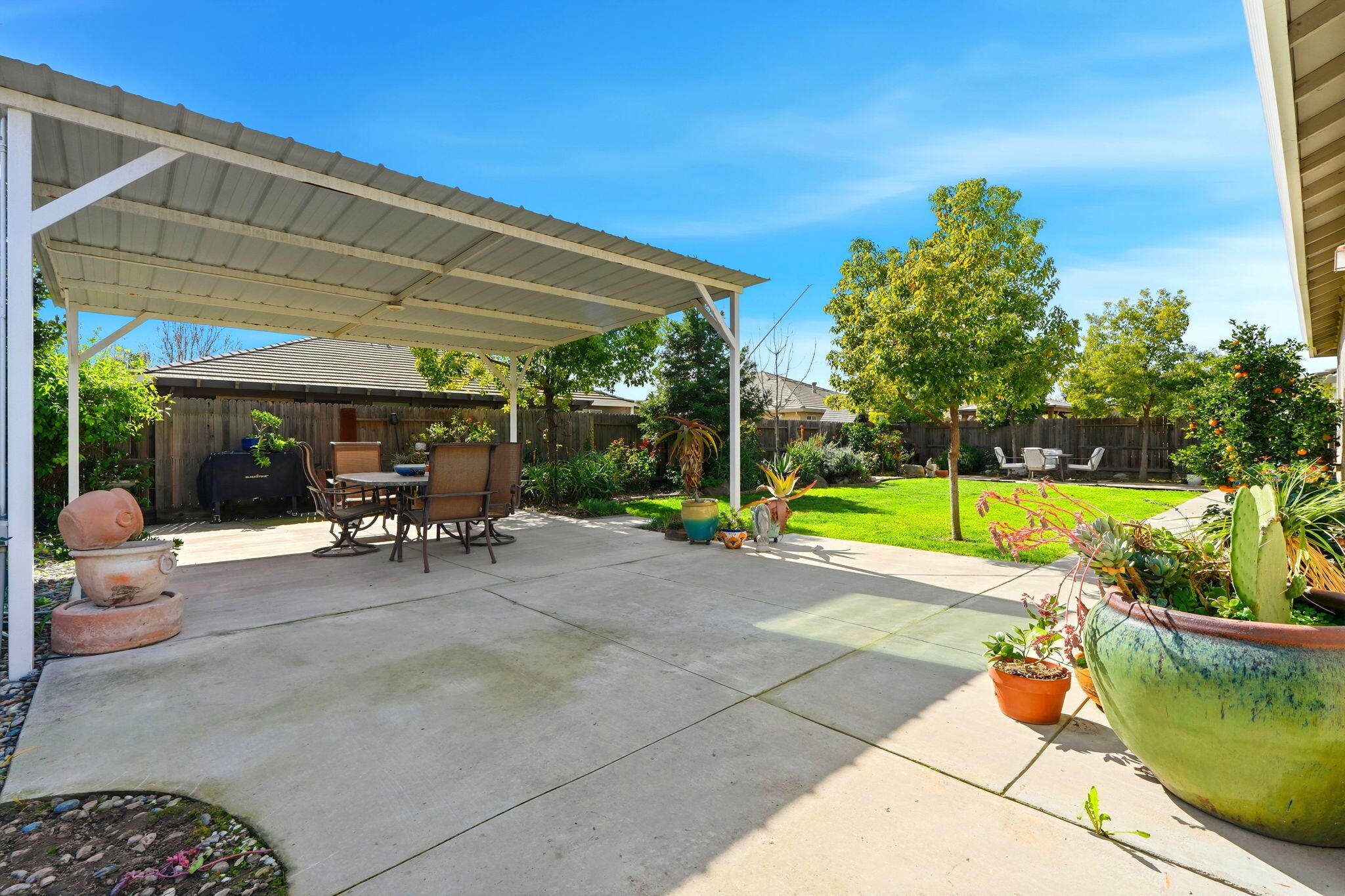 3531 W Perez Ave, Visalia, CA 93291