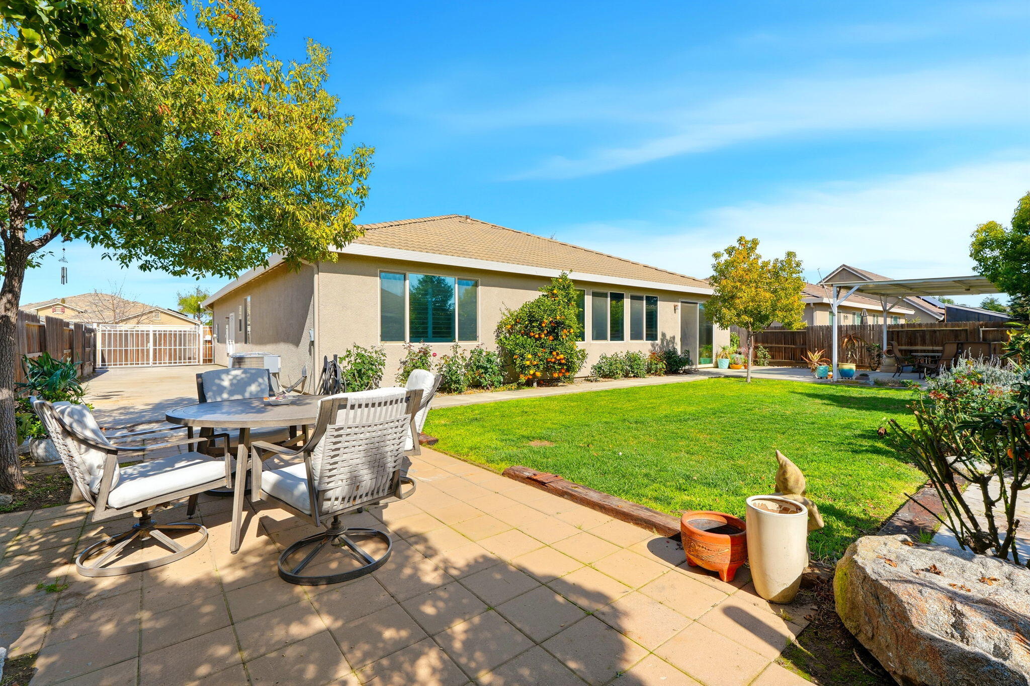 3531 W Perez Ave, Visalia, CA 93291