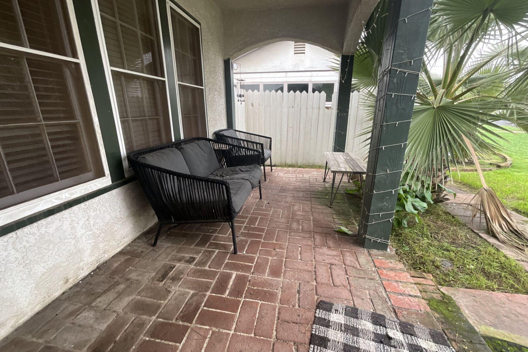 515 Neville St, Hanford, CA 93230