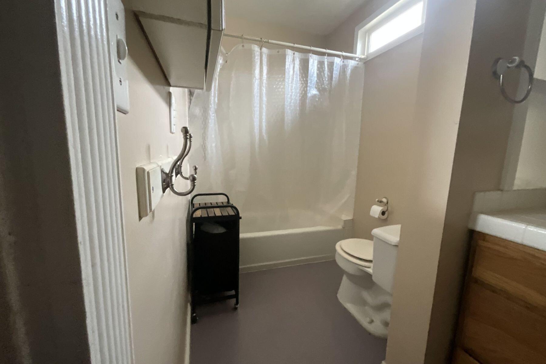 515 Neville St, Hanford, CA 93230