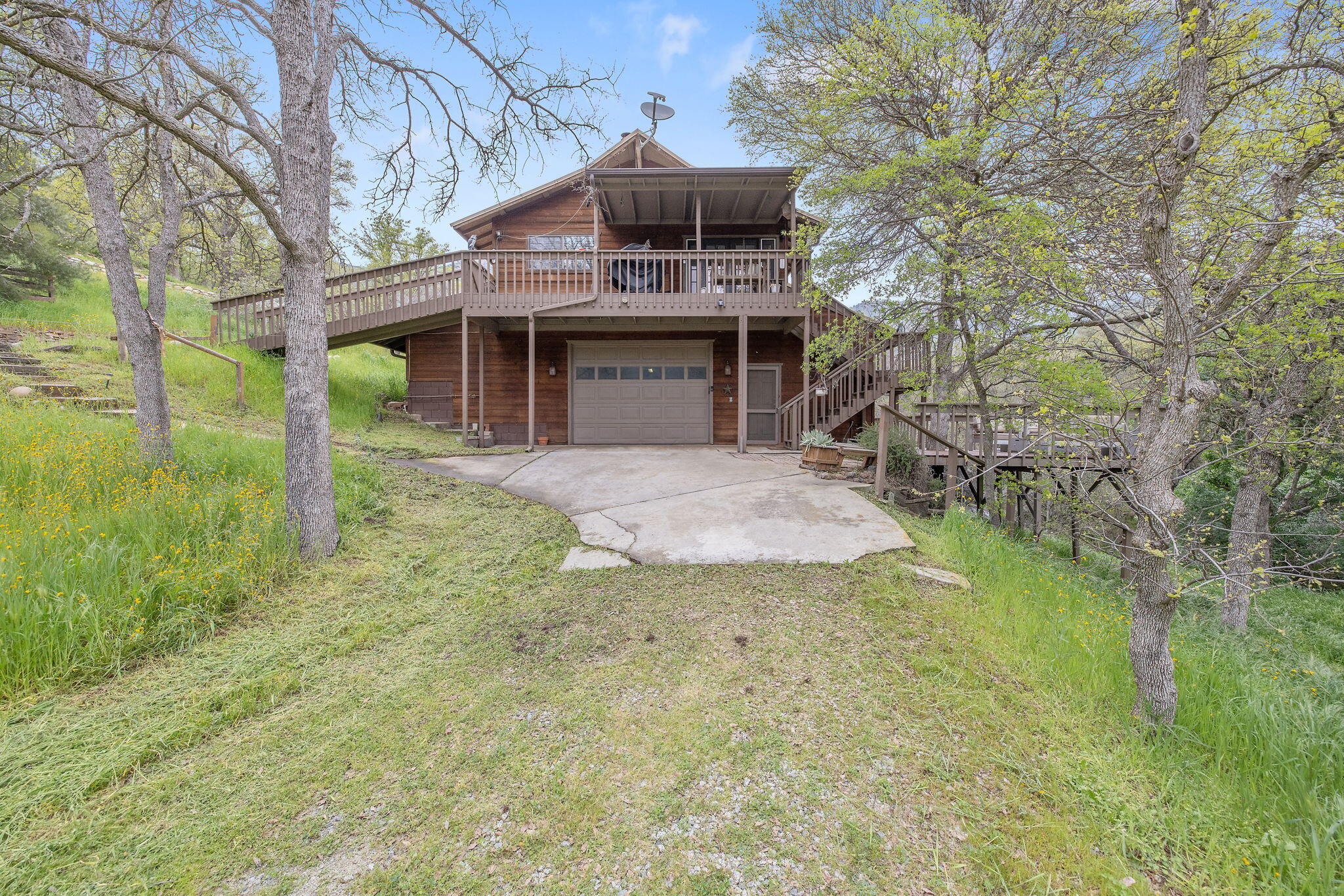 43677 Washburn Dr, Three Rivers, CA 93271