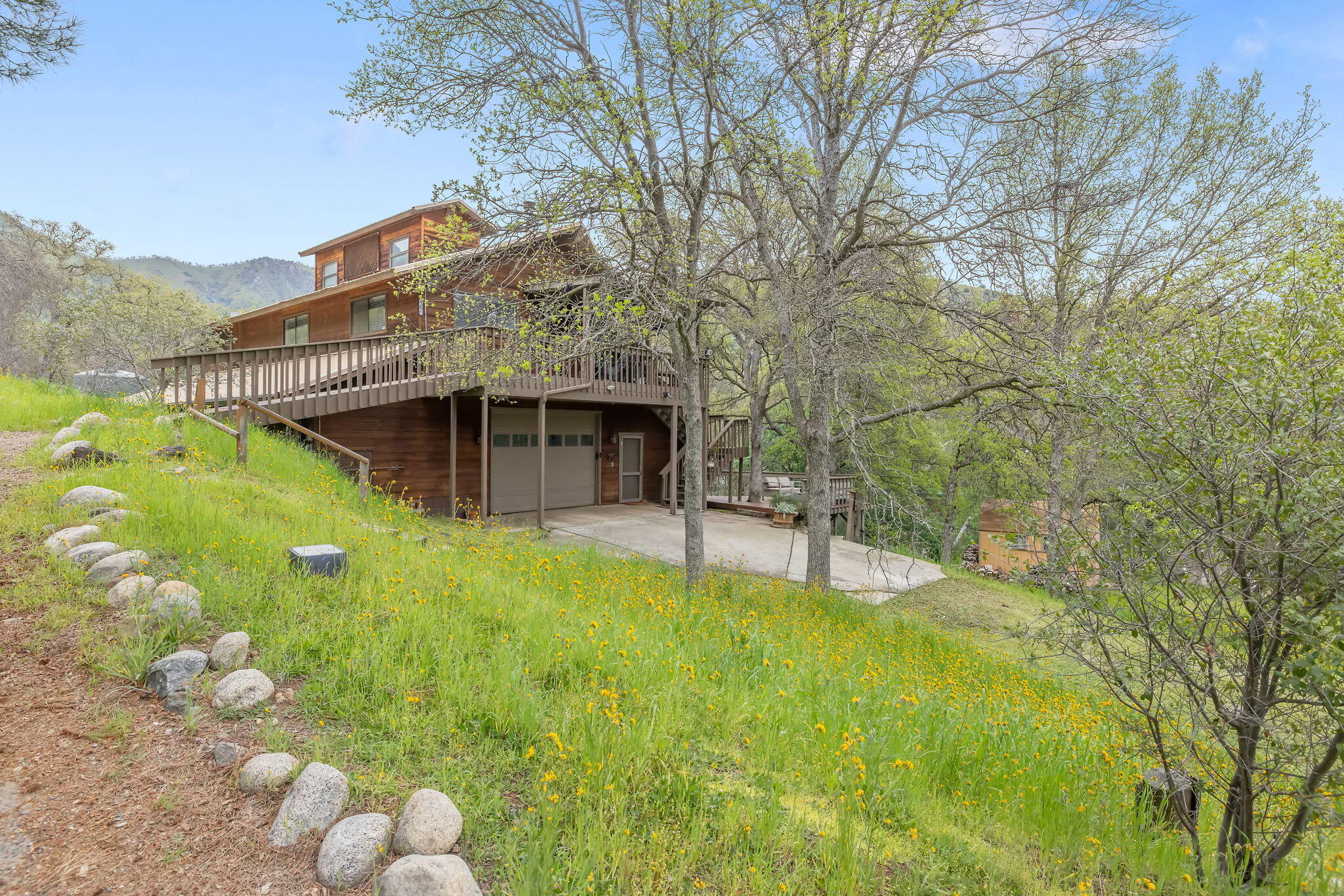 43677 Washburn Dr, Three Rivers, CA 93271