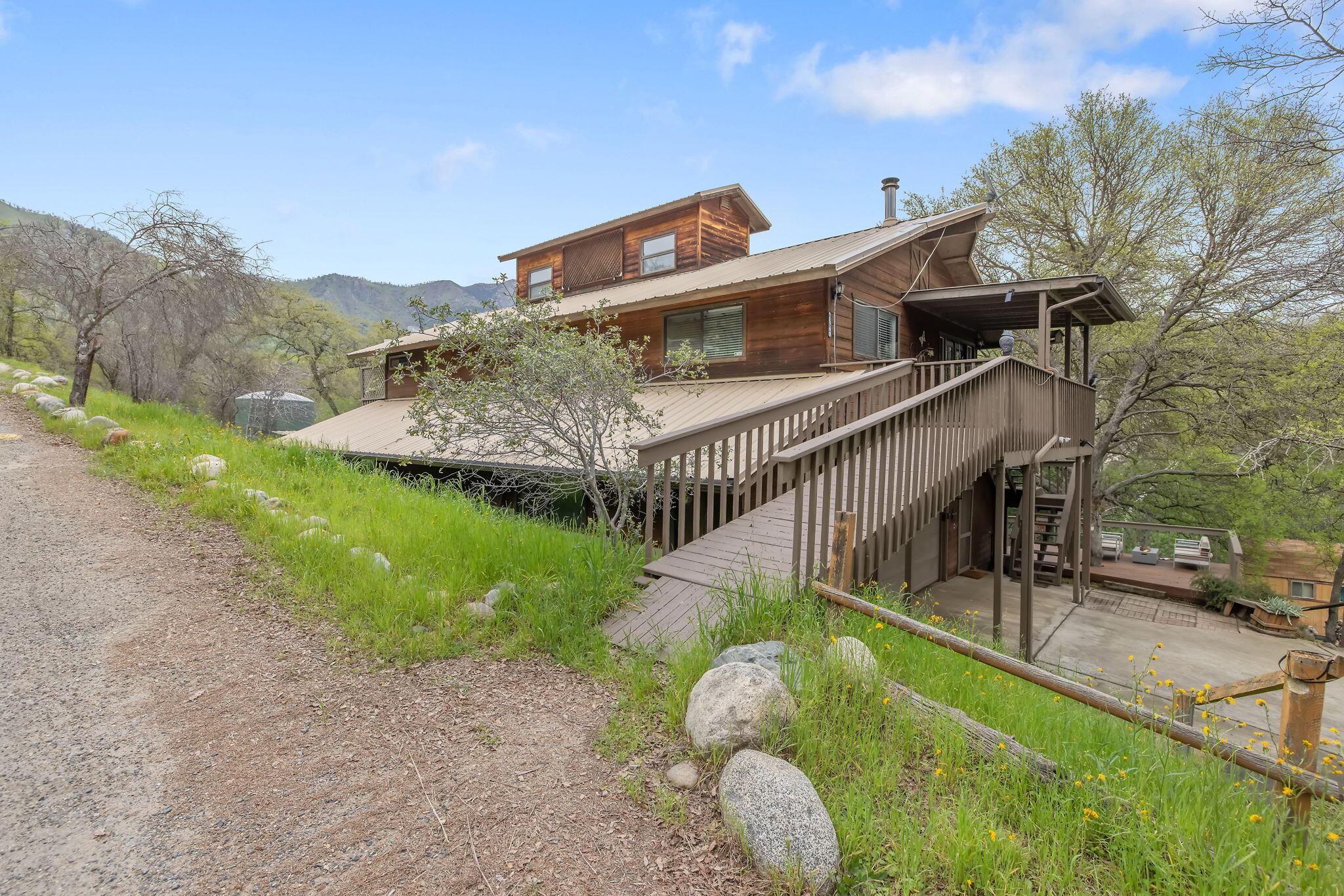 43677 Washburn Dr, Three Rivers, CA 93271